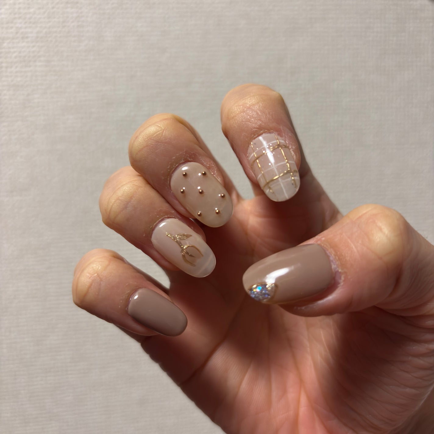 あおい on LIPS 「SHINEで買ったネイルが可愛すぎた✨️長さはミディアム、私が..」(1枚目)