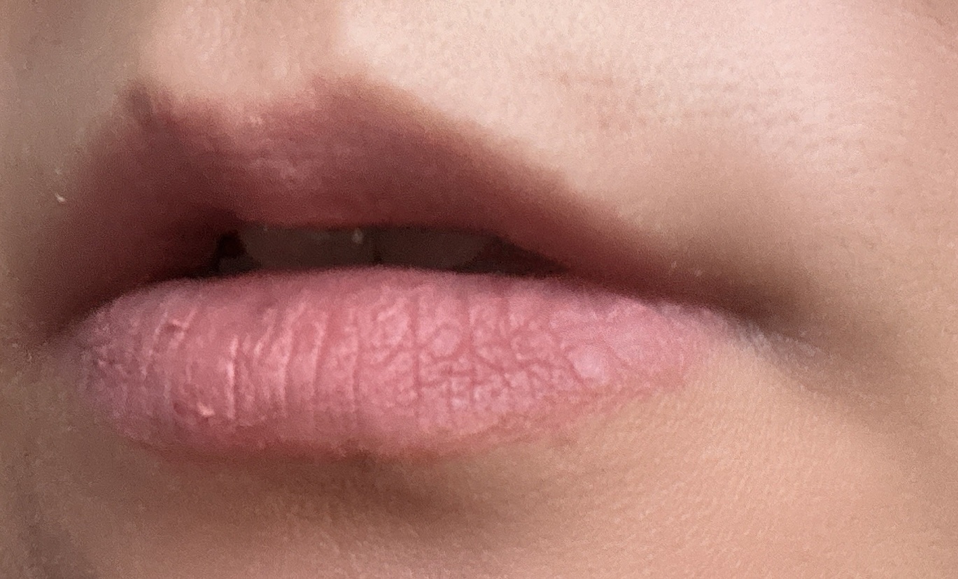 ル ルージュ デュオ ウルトラ トゥニュ 69 テンダー ベージュ/CHANEL/口紅を使ったクチコミ（2枚目）