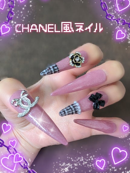R-n❤️ on LIPS 「CHANEL風ネイル🩷先月、誕生日デートの時にしたCHANEL..」(1枚目)
