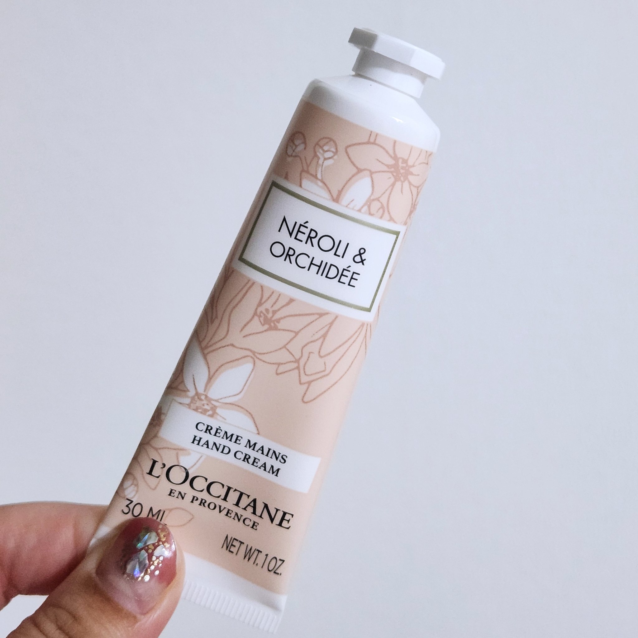 【L'OCCITANE】ネロリオーキデ ハンドクリーム

友達からプレゼントでもらったハンドクリーム🤍

ハンドクリーム大好きで
いい香りのハンドクリームを1年中使ってたんだけど
産後、香りものから遠ざかり。
今ではハンドクリームも塗らな