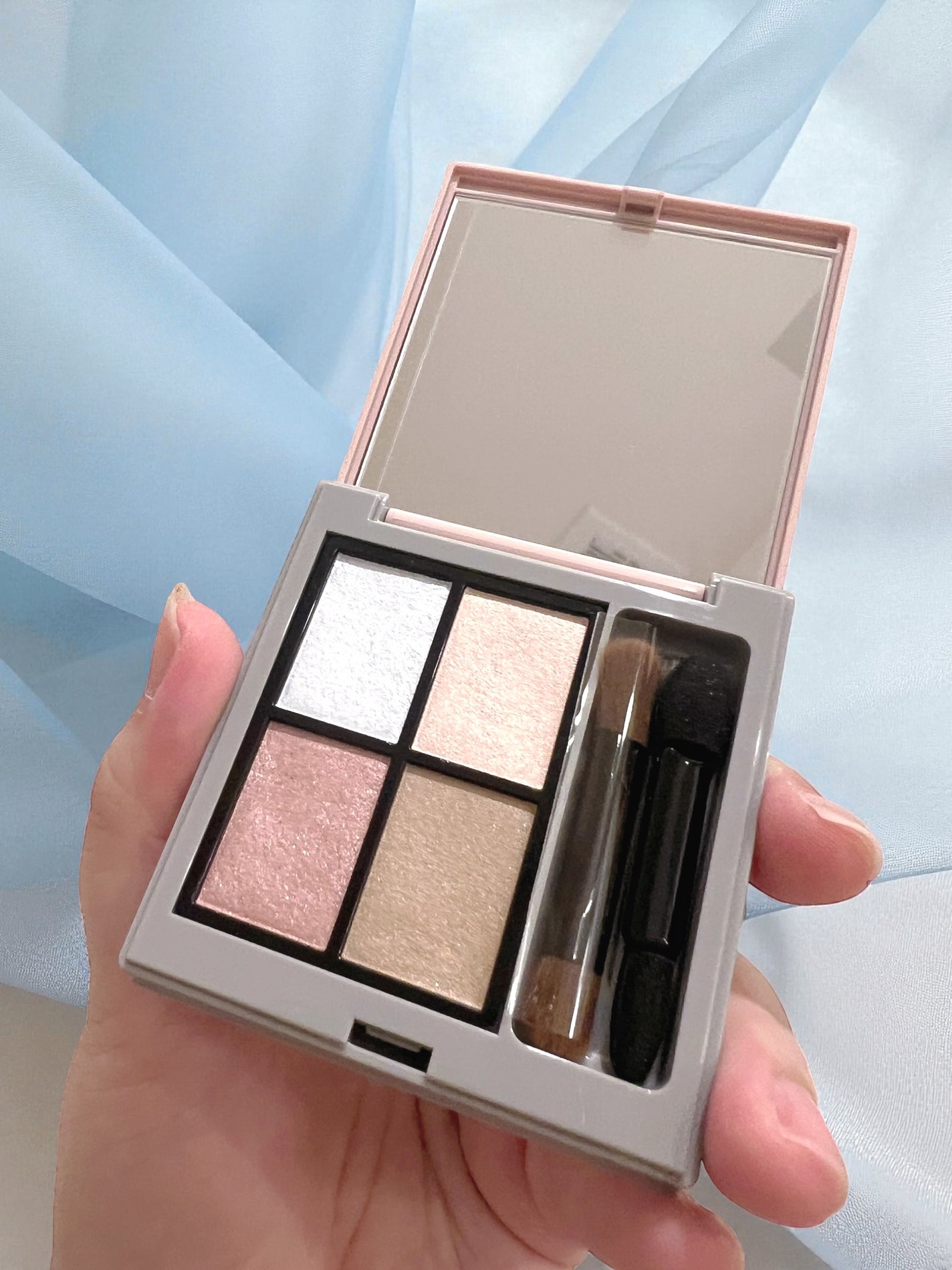 ミネラルクラッシィシャドー/エトヴォス/アイシャドウパレットを使ったクチコミ(2枚目)