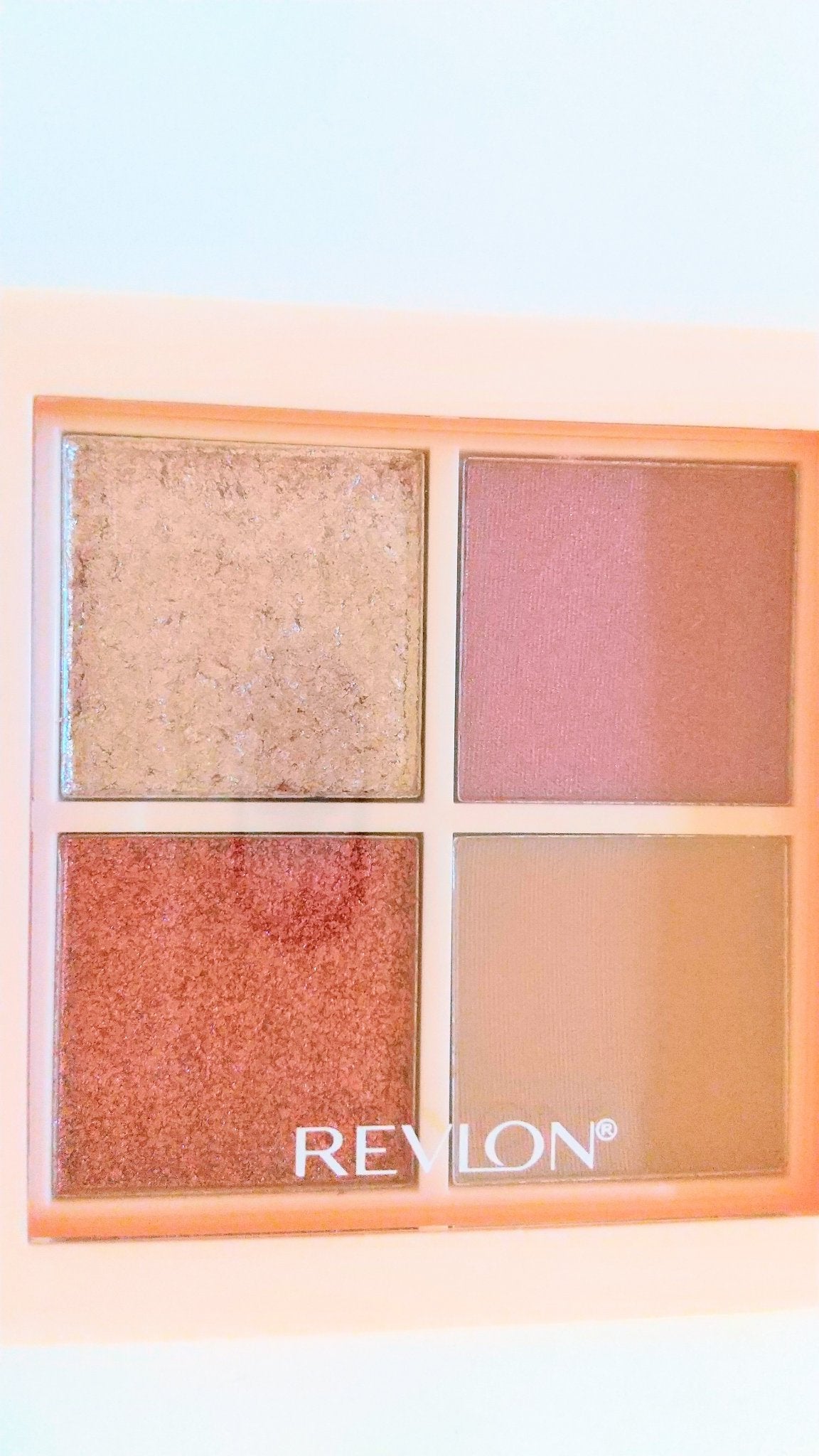 レブロン ダズル アイシャドウ クアッド/REVLON/アイシャドウパレットを使ったクチコミ(1枚目)