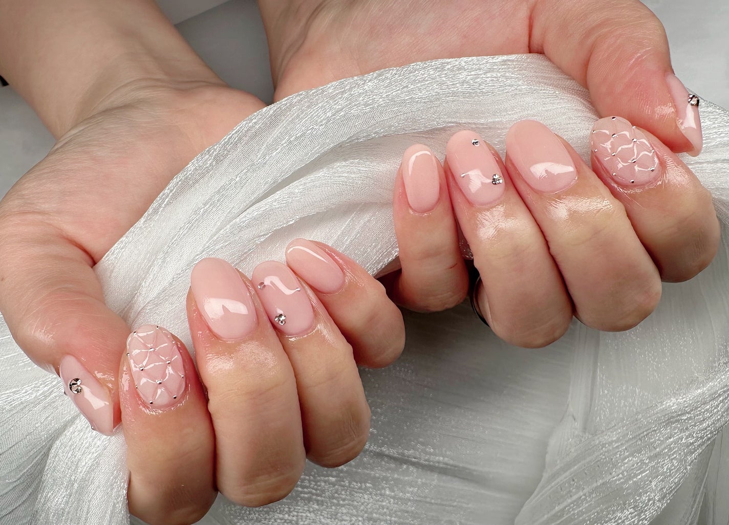 ちゃーん♡ on LIPS 「#ジェルネイルデザイン#ジェルネイル#ピンクネイル#オフィスネ..」(3枚目)