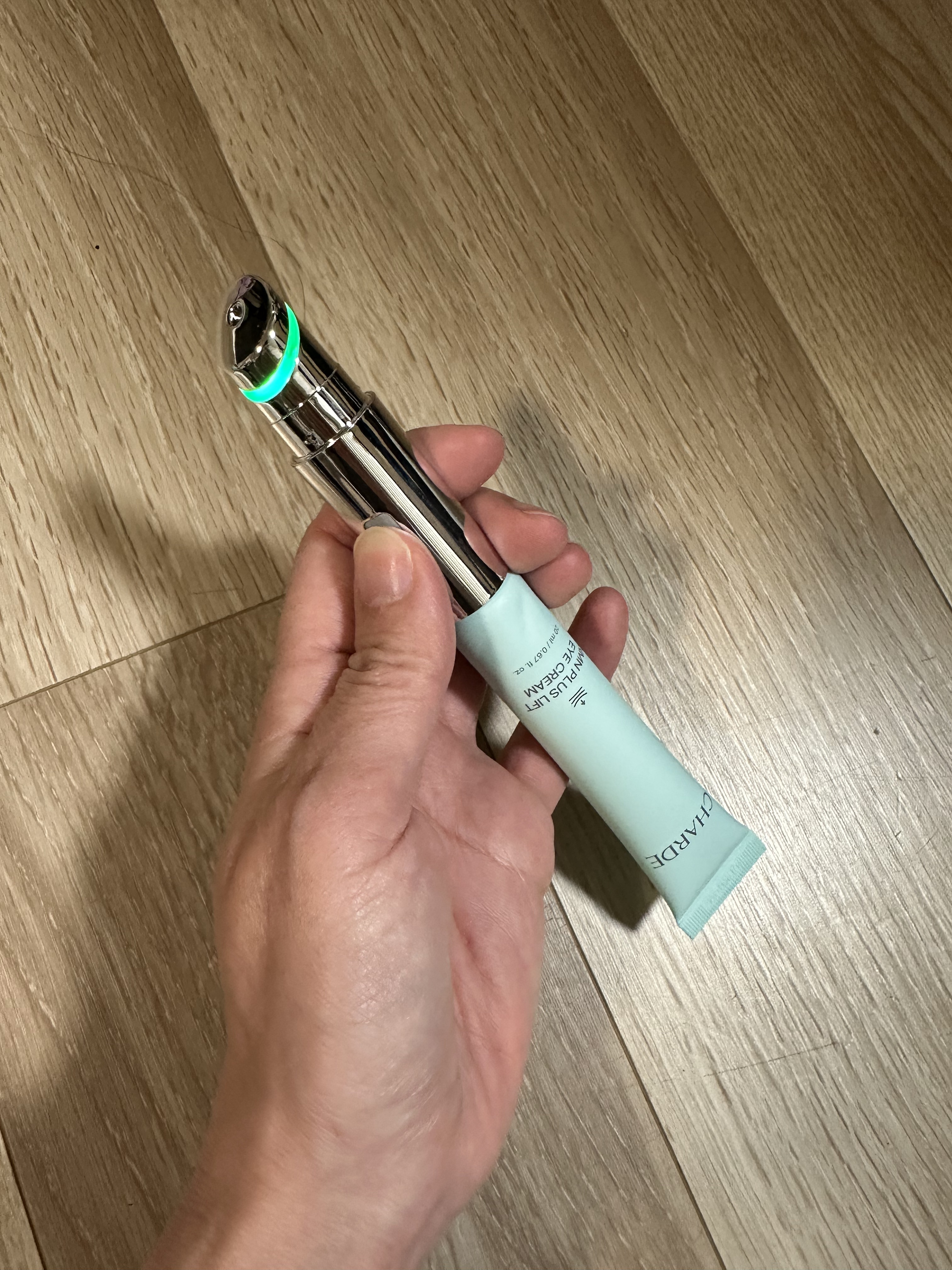 NMNプラスリフトアイクリーム/CHARDE/アイケア・アイクリームを使ったクチコミ（3枚目）