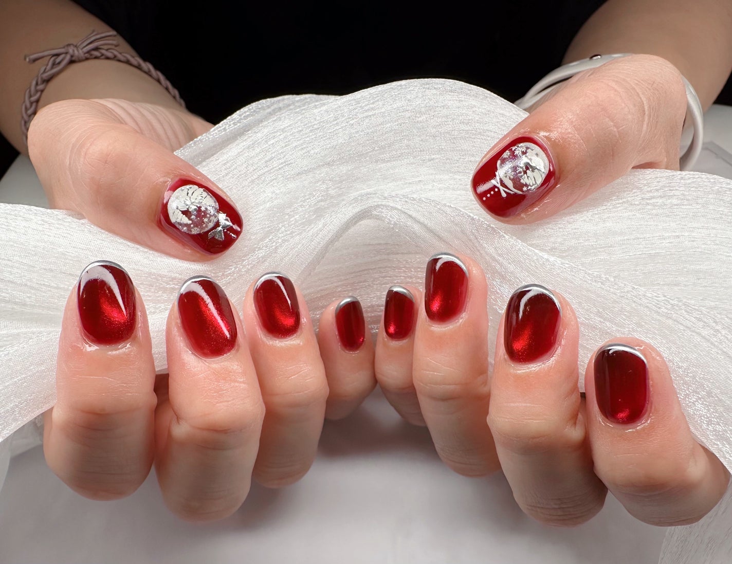 ちゃーん♡ on LIPS 「ジェルネイルデザイン#ジェルネイル#ボルドーネイル#冬ネイル#..」(1枚目)