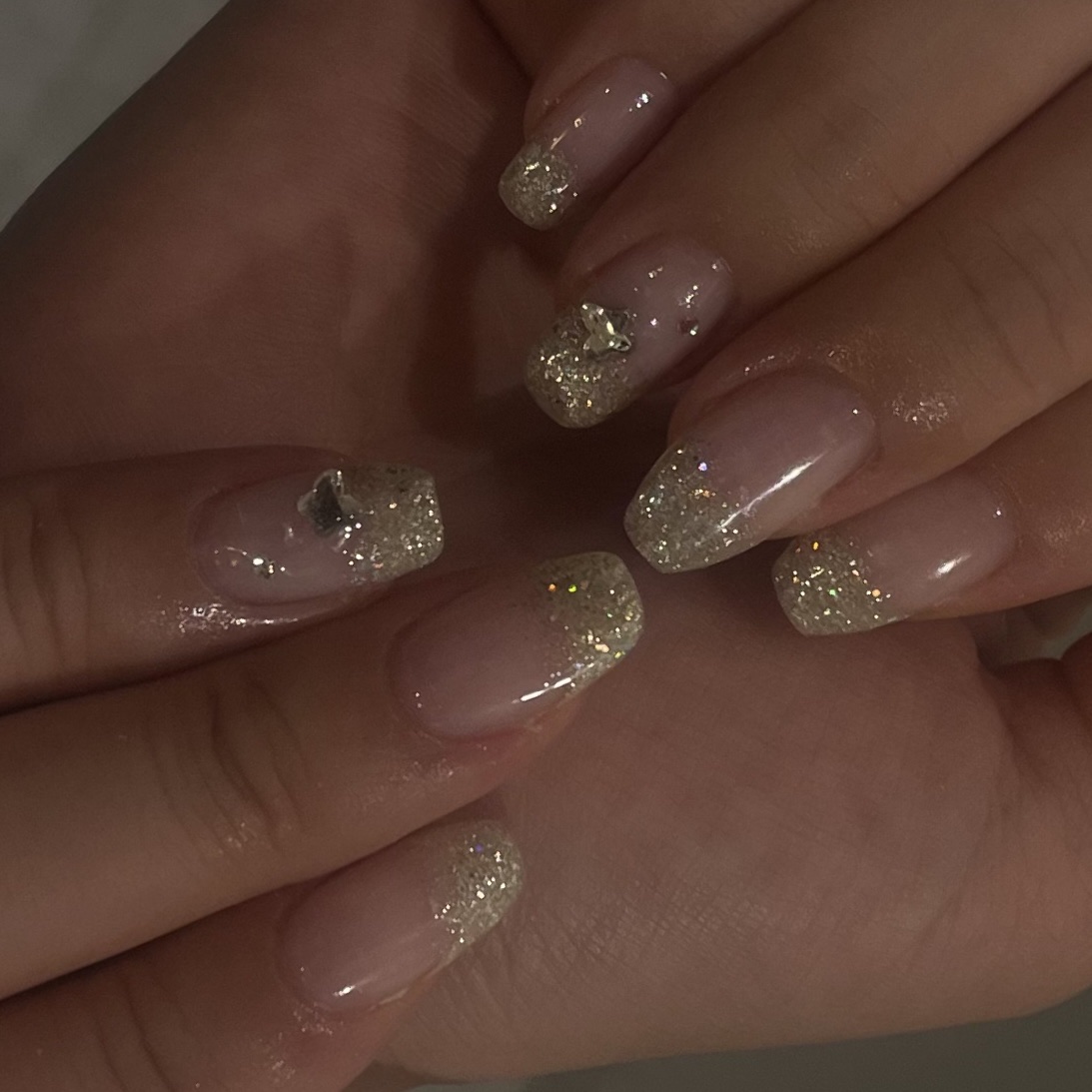 いいね、保存嬉しいです🎶

#ネイル #ジェルネイル #垢抜け #ネイルケア #キラキラネイル #ネイリスト #ネイルデザイン #ネイルポリッシュ #簡単ネイル #夏ネイル #秋ネイル #ネイルアート #ネイルシール #冬ネイル #大人ネ