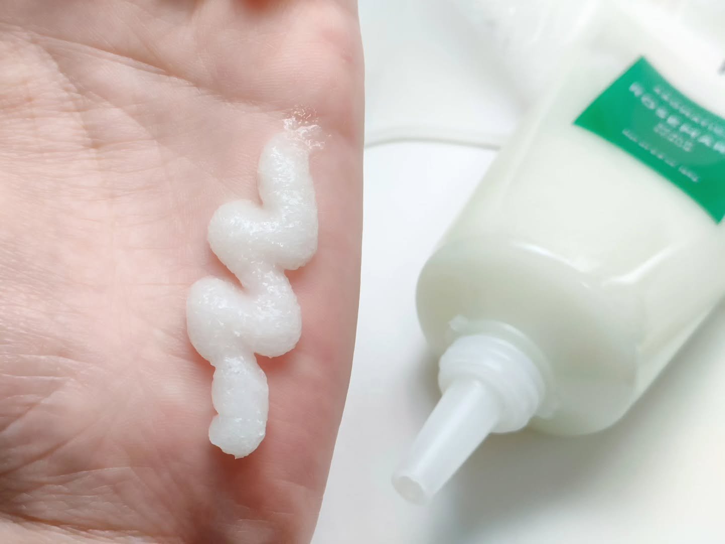 ローズマリー スカルプ スクラブ/AROMATICA/ヘッドスクラブを使ったクチコミ（3枚目）