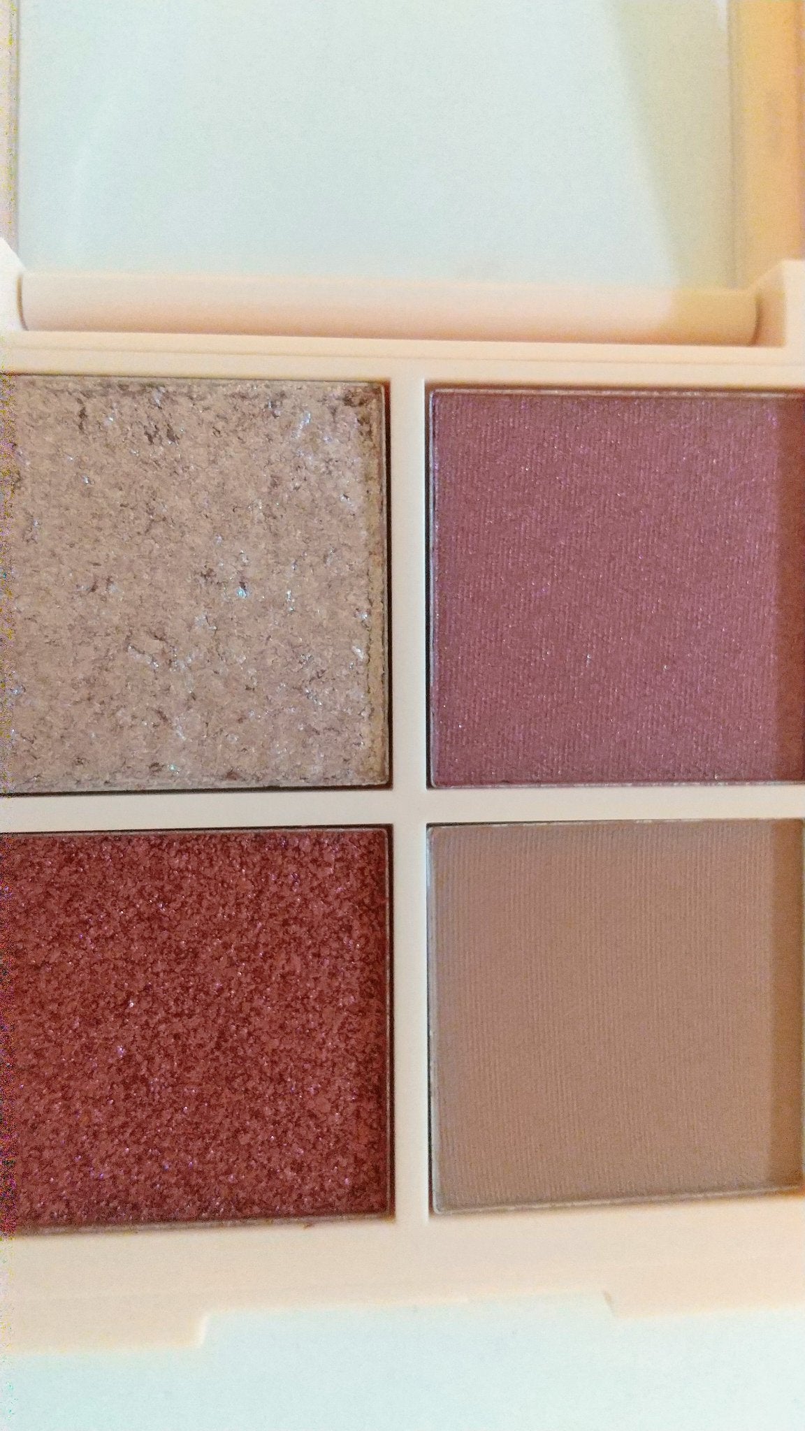 レブロン ダズル アイシャドウ クアッド/REVLON/アイシャドウパレットを使ったクチコミ(2枚目)