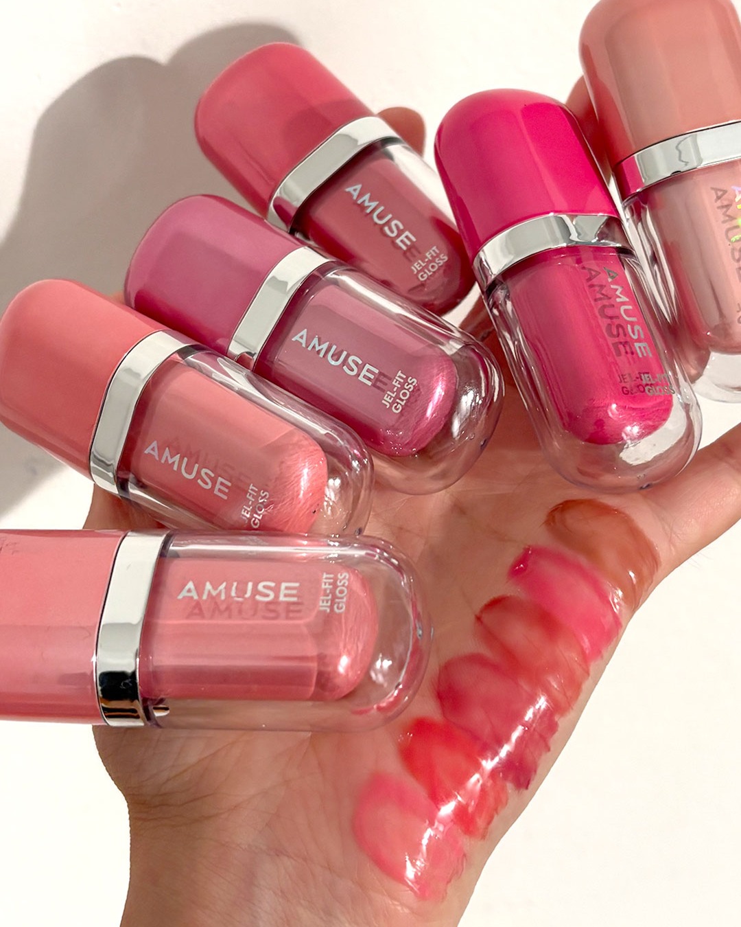 𝐉𝐄𝐋-𝐅𝐈𝐓 𝐆𝐋𝐎𝐒𝐒💗

ちゅるちゅるぷるぷるなアミューズの新しいグロス.°˖✧

唇の乾燥が気になるこれからの季節に🧣❄️

11/17～Qoo10公式ページにて݁ ˖ ✦

#amuse #新商品 #ジェ