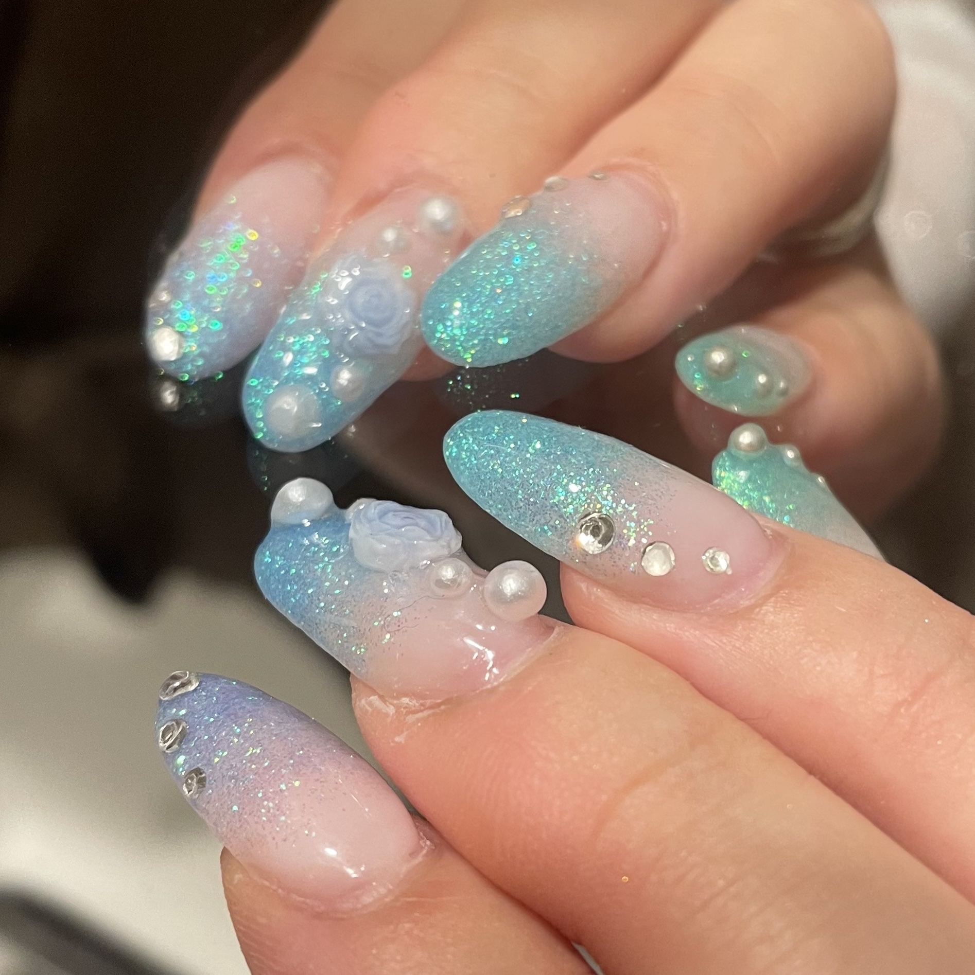 いいね、保存嬉しいです🎶

#ネイル #ジェルネイル #垢抜け #ネイルケア #キラキラネイル #ネイリスト #ネイルデザイン #ネイルポリッシュ #簡単ネイル #夏ネイル #秋ネイル #ネイルアート #ネイルシール #冬ネイル #大人ネ