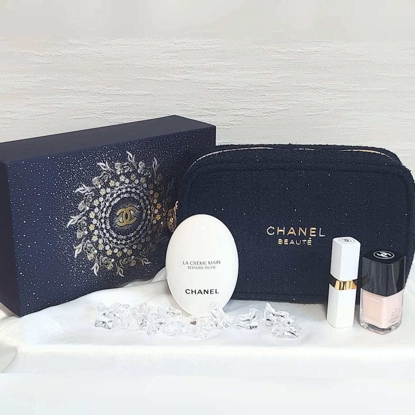 くまねこもん on LIPS 「CHANELホリデーコフレ✨〈シャネルリップ&ネイルケアセット..」(3枚目)