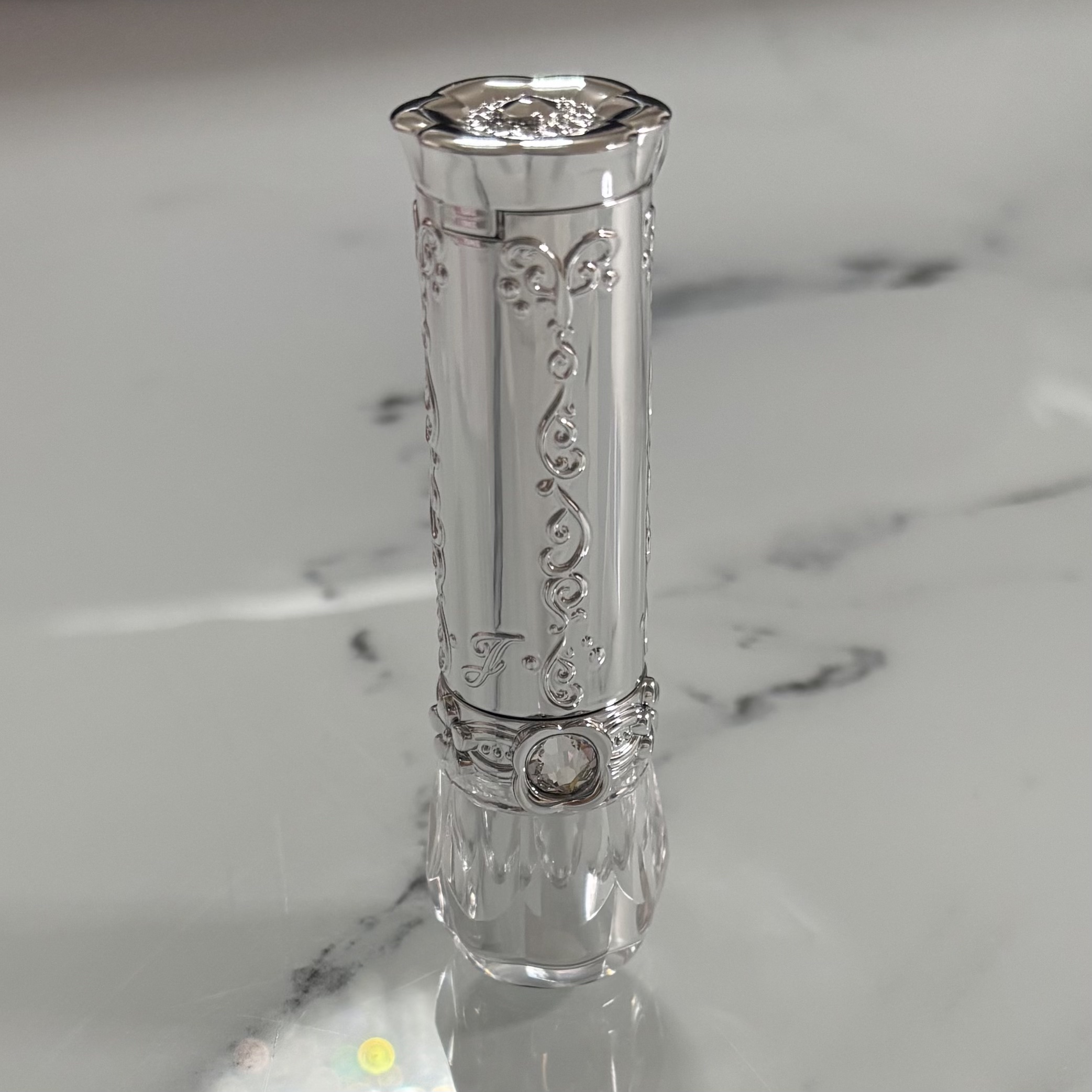 ジルスチュアート　リップブロッサム グロウ 19 anemone dazzle/JILL STUART/口紅を使ったクチコミ（1枚目）