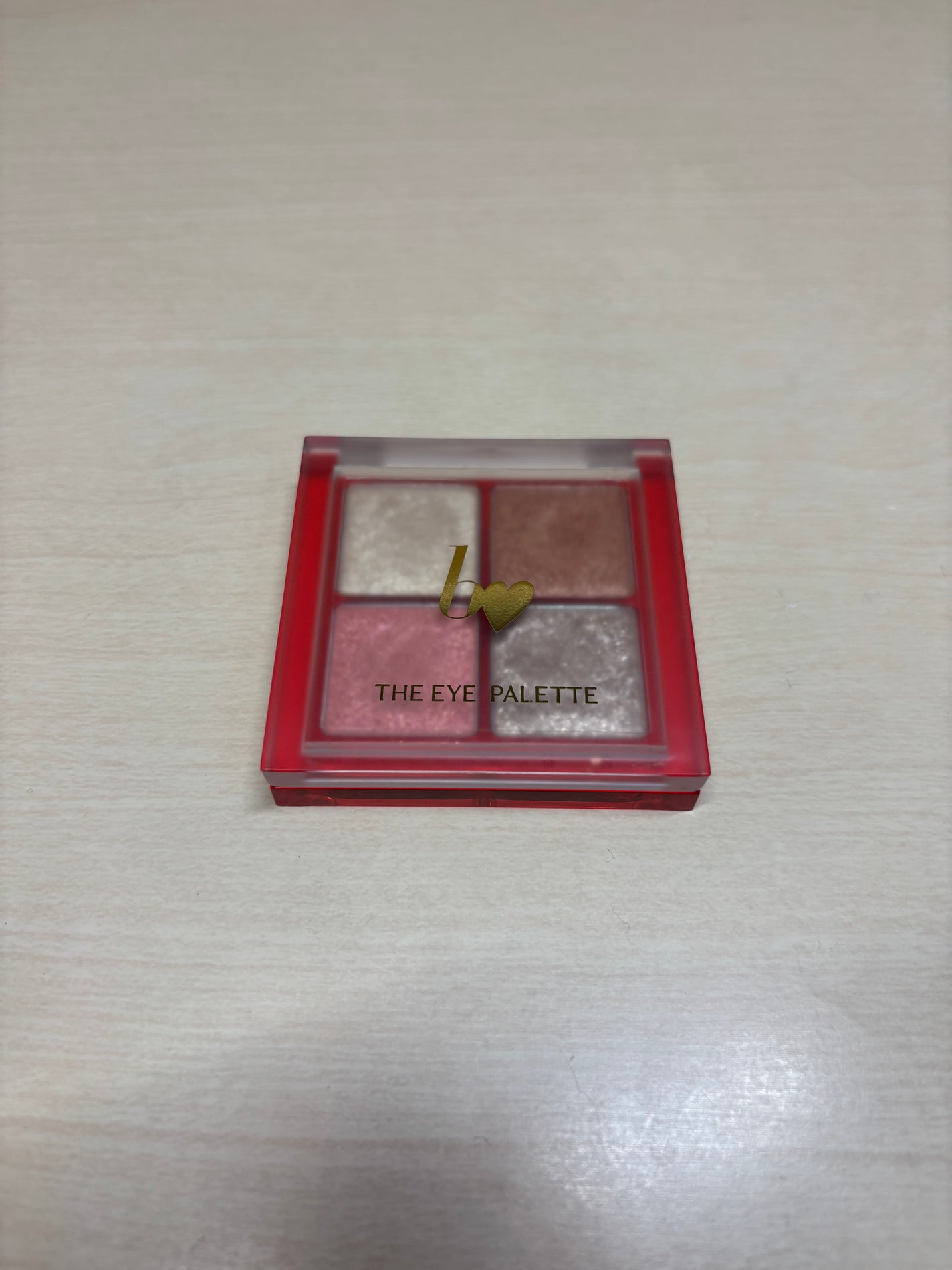 7omo_ka./2423 on LIPS 「#ラメアイシャドウ#byredo#はじめての投稿..」(2枚目)