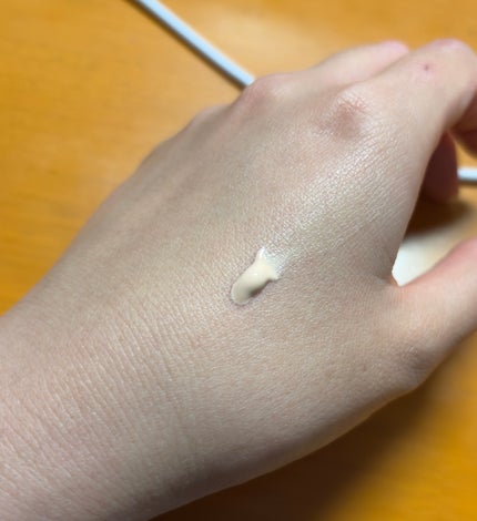 ダルバ ウォータフルトーンアップサンクリーム(カバーベージュ)のクチコミ「【ファンデーションフリー】ダルバ カバーベージュ(Cover-up) トーンアップサンクリーム.....」(2枚目)