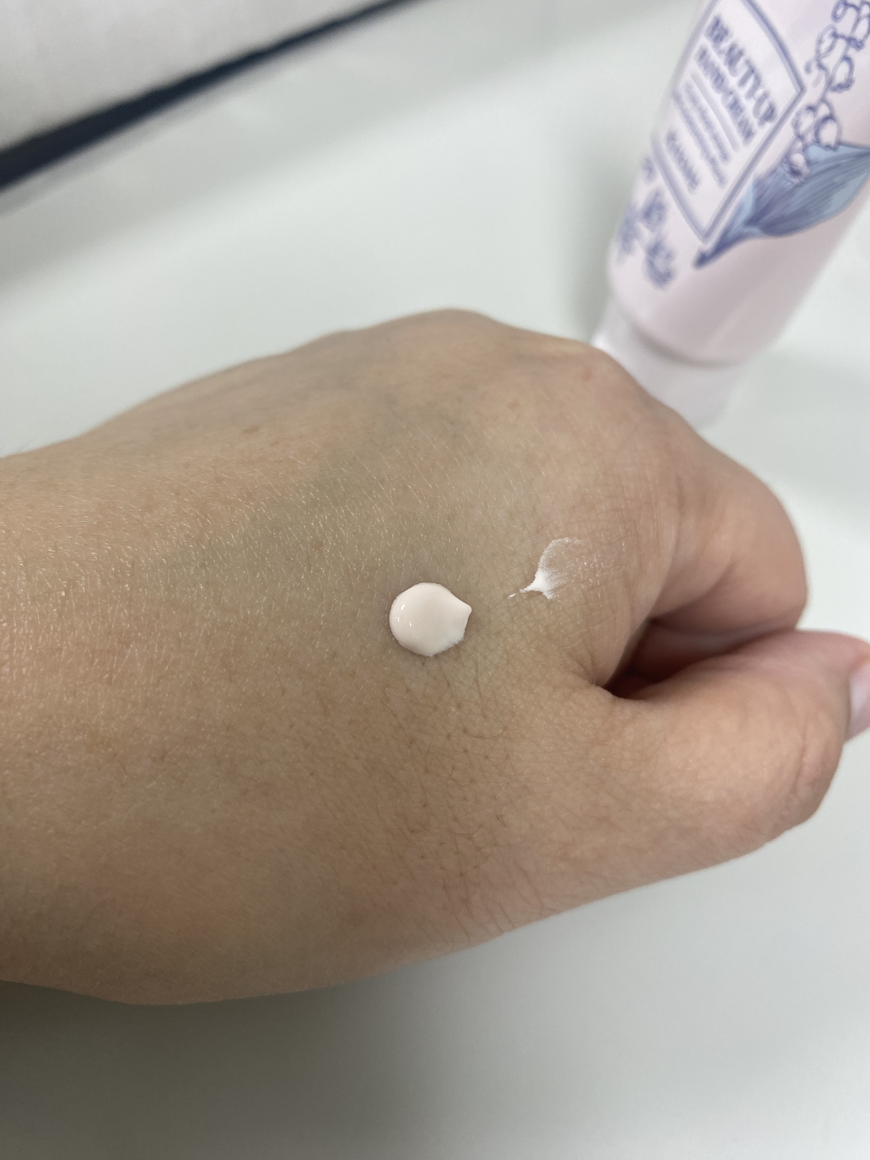 キスミー　ビューティアップ　ハンドクリーム/キスミー/ハンドクリームを使ったクチコミ（3枚目）