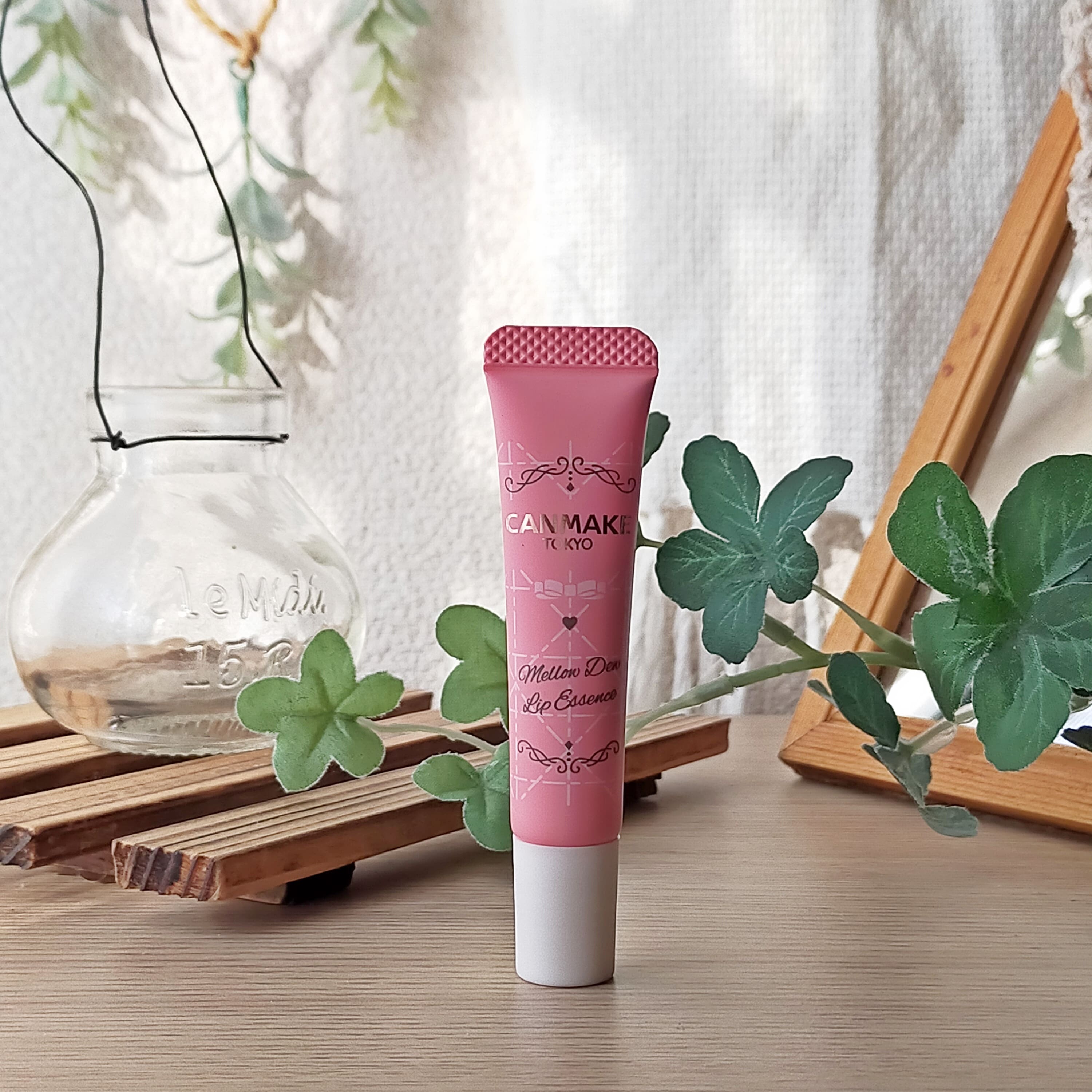 「キャンメイク」さまから商品提供をいただきました。

#メロウデューリップエッセンス
[02]ピュアレッド⁡
⁡

ほんのり色づき、顔色が元気な印象になる自然な色味。

美容保湿成分が96%配合されているそうで、とてもしっとりする使用感⁡。