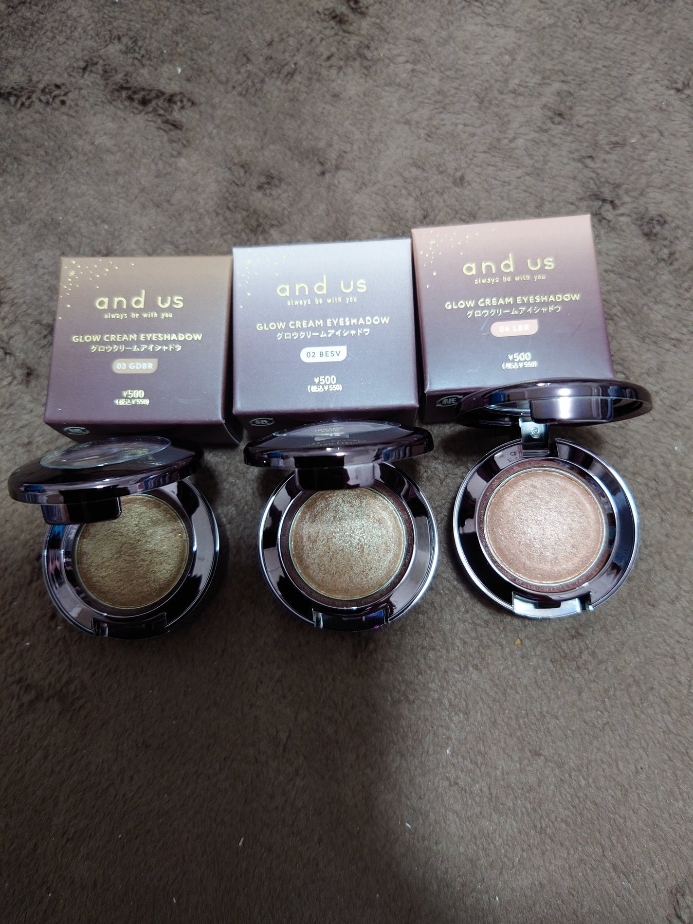 上野パンダ on LIPS 「3COINSでギラギラハイライトパレットとアイシャドウを購入し..」(2枚目)