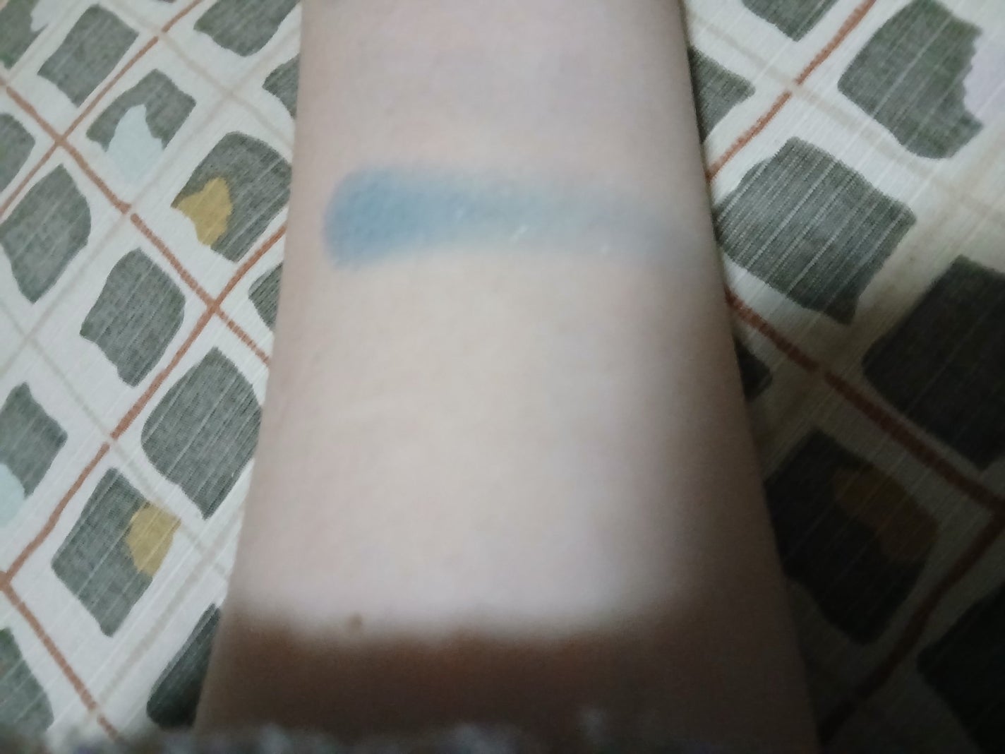 まゆ on LIPS 「KATEザアイカラーM108のご紹介💙ラメが眩しいブルーのアイ..」(4枚目)