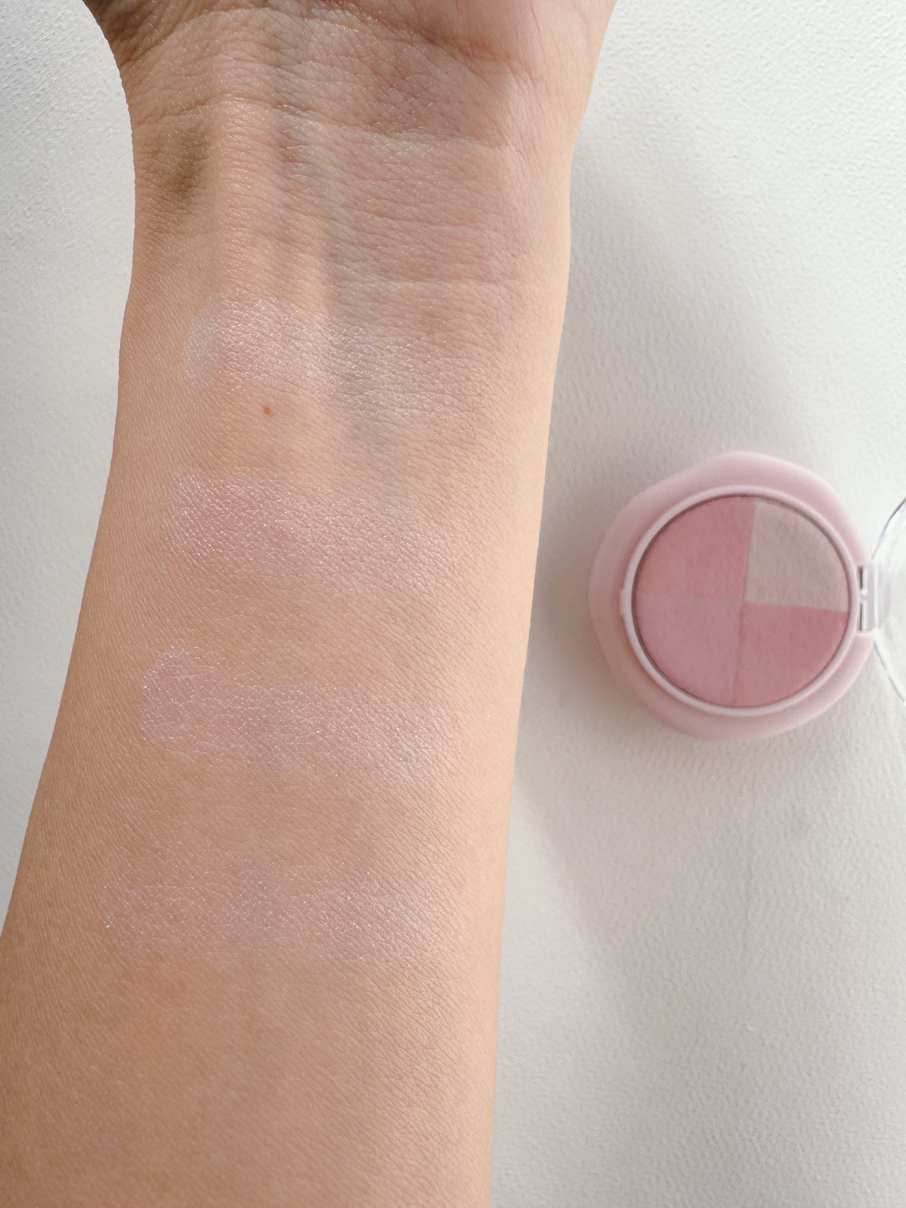 マルチクアッドシャドウ/dasique/パウダーアイシャドウを使ったクチコミ（3枚目）