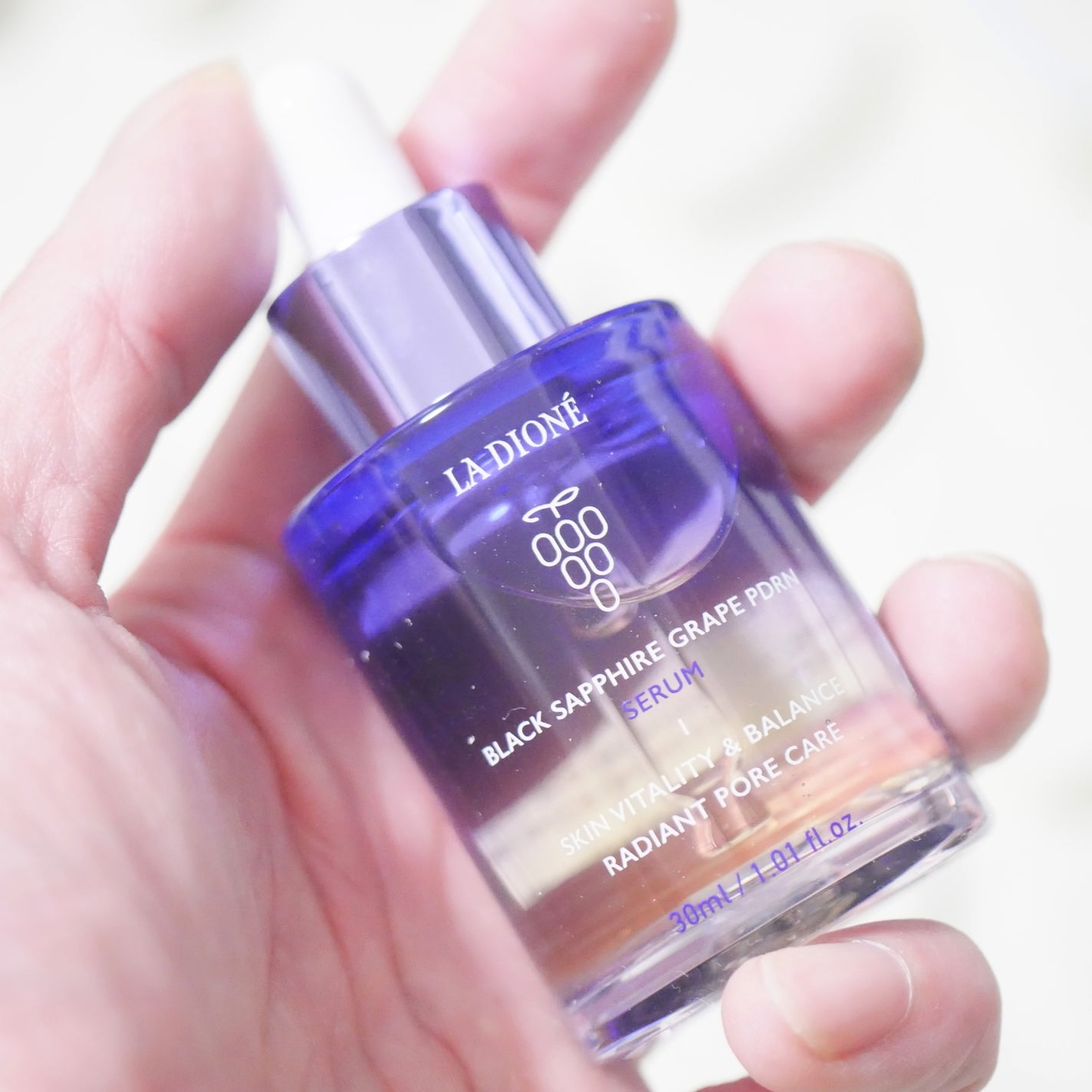 札幌インフルエンサー❤リリ on LIPS 「スイートサファイアブドウPDRNセラムです!*ˊᵕˋ*❁.*・..」(2枚目)