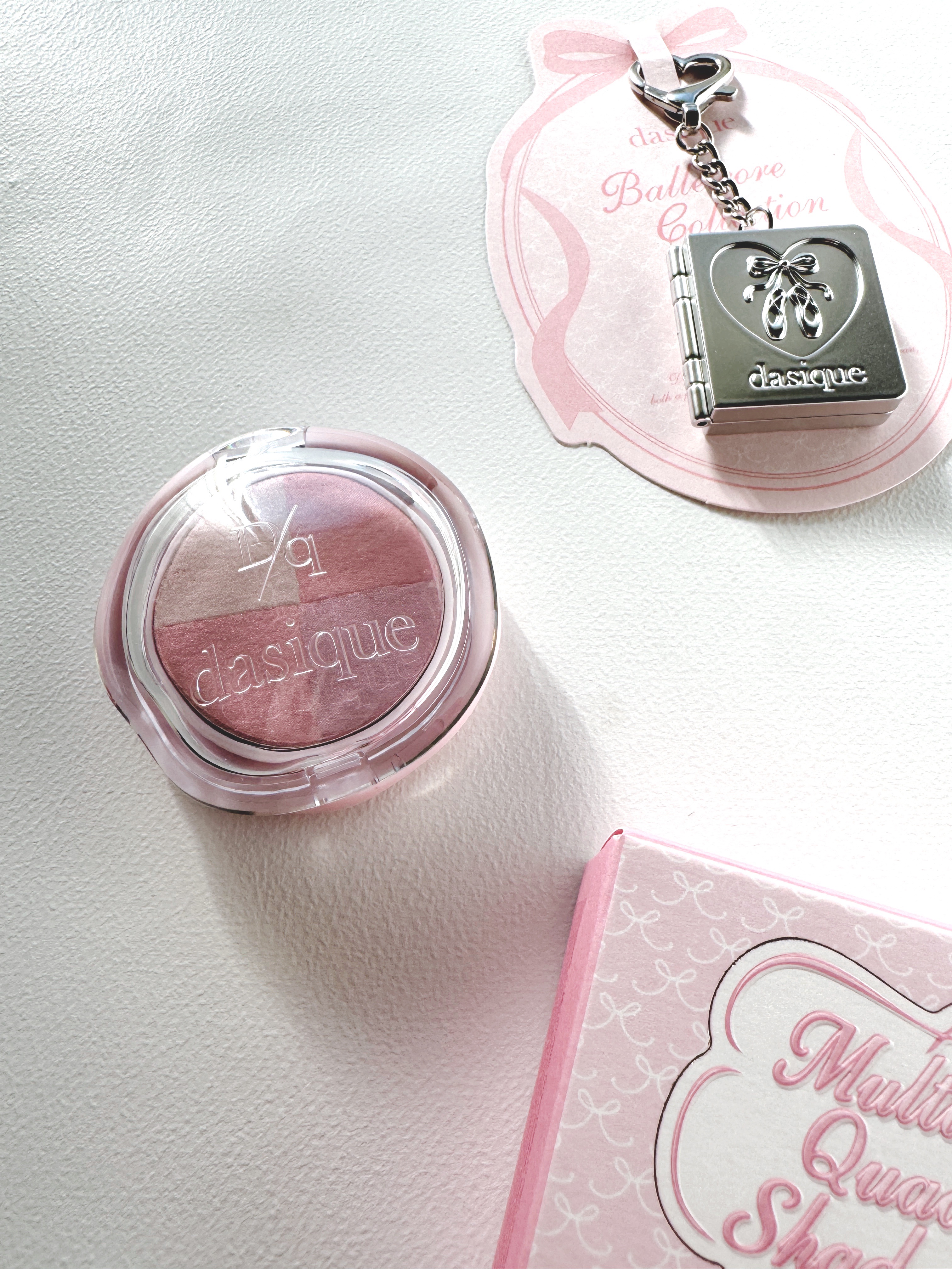 マルチクアッドシャドウ/dasique/パウダーアイシャドウを使ったクチコミ（1枚目）