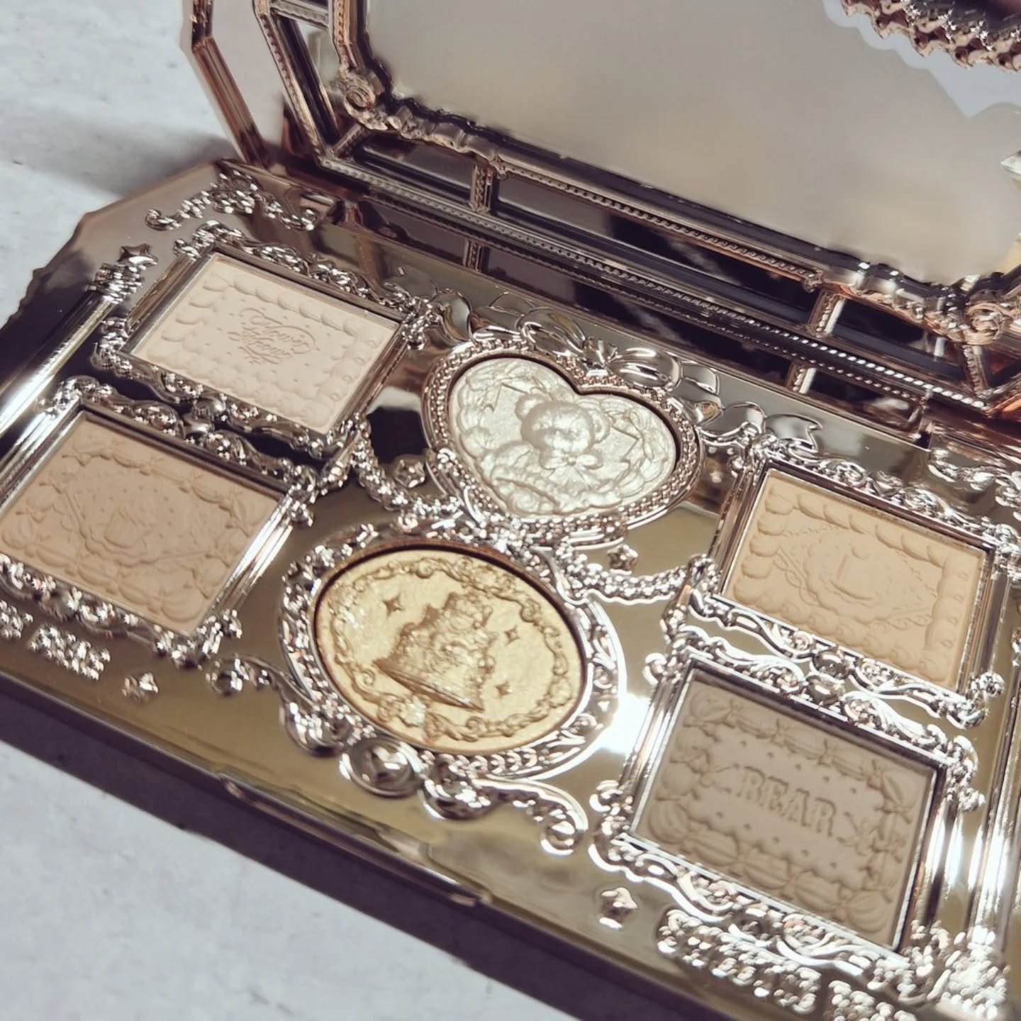 スウィーティーベア コレクション アイシャドウパレット/FlowerKnows/アイシャドウパレットを使ったクチコミ（3枚目）