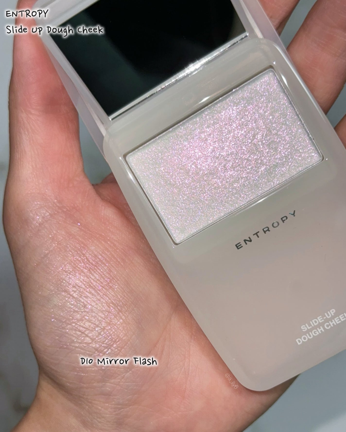 スライドアップドウチーク/ENTROPY/ジェル・クリームチークを使ったクチコミ(4枚目)