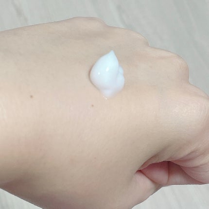 ラスティングモイスチャーアロマミルク ピーチとアプリコットの香り/ジョンソンボディケア/ボディミルクを使ったクチコミ(2枚目)