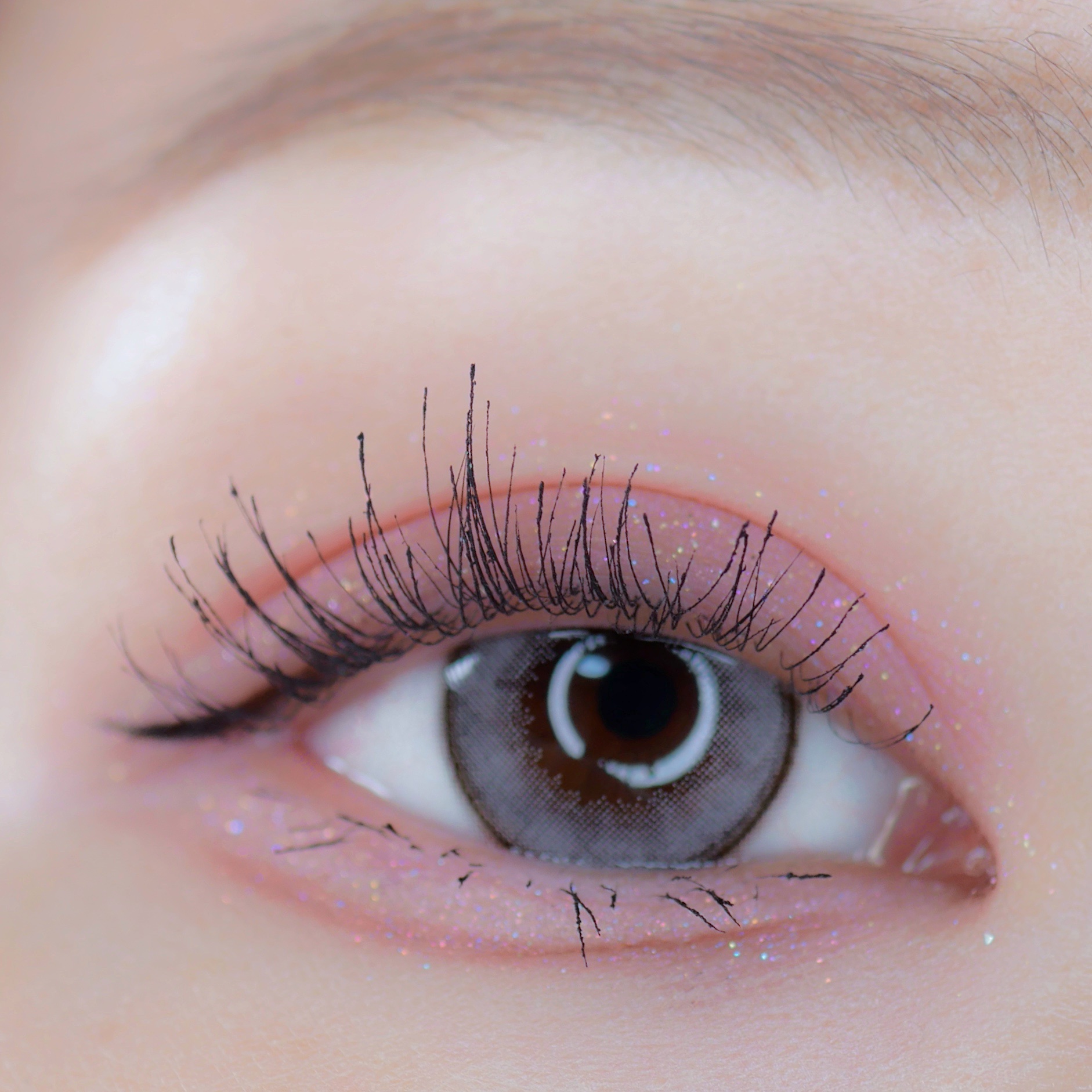 涙袋メイクにチャレンジ🩷
多色ラメはやっぱりかわいい✨

Lummir PM11:00 Summer Night
Milk Touch アイコニックフィルムマスカラ
ヴィセ エキストラシャープライナー

#プチプラコスメ #韓国コスメ 