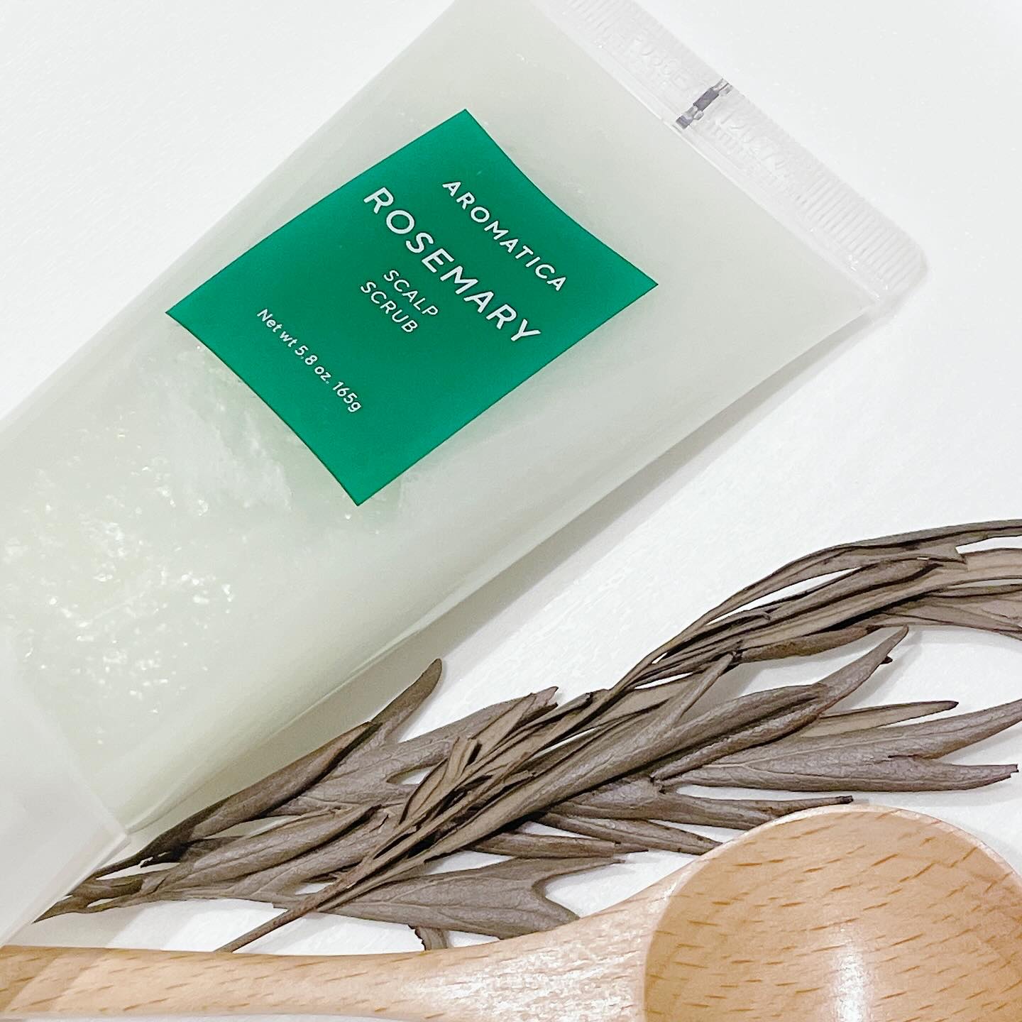 ローズマリー スカルプ スクラブ/AROMATICA/ヘッドスクラブを使ったクチコミ（2枚目）