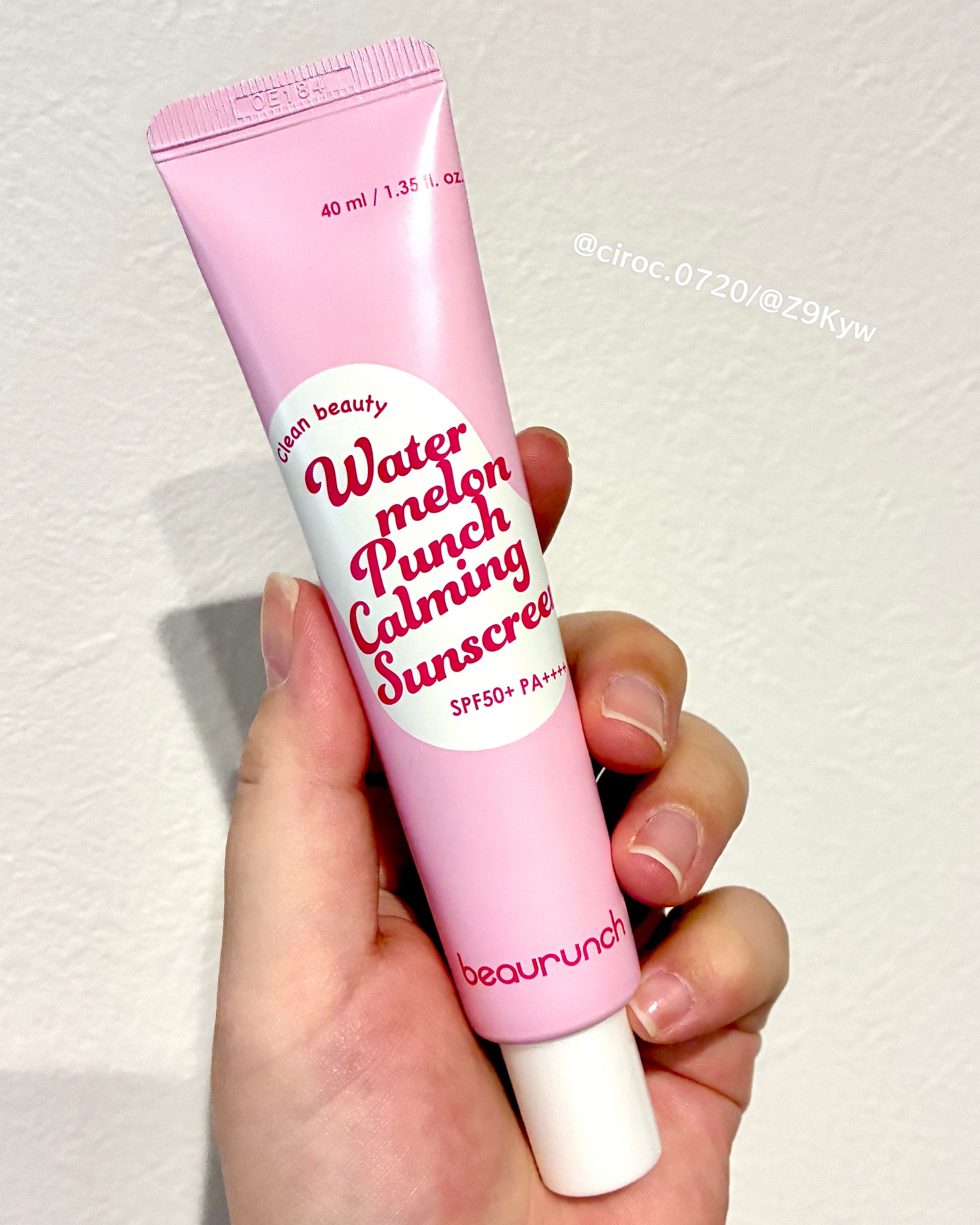 ウォーターメロン パンチ カミング サンスクリーン / スイカサンクリーム / SPF 50+ PA++++  /ビューランチ/日焼け止めクリームを使ったクチコミ（2枚目）