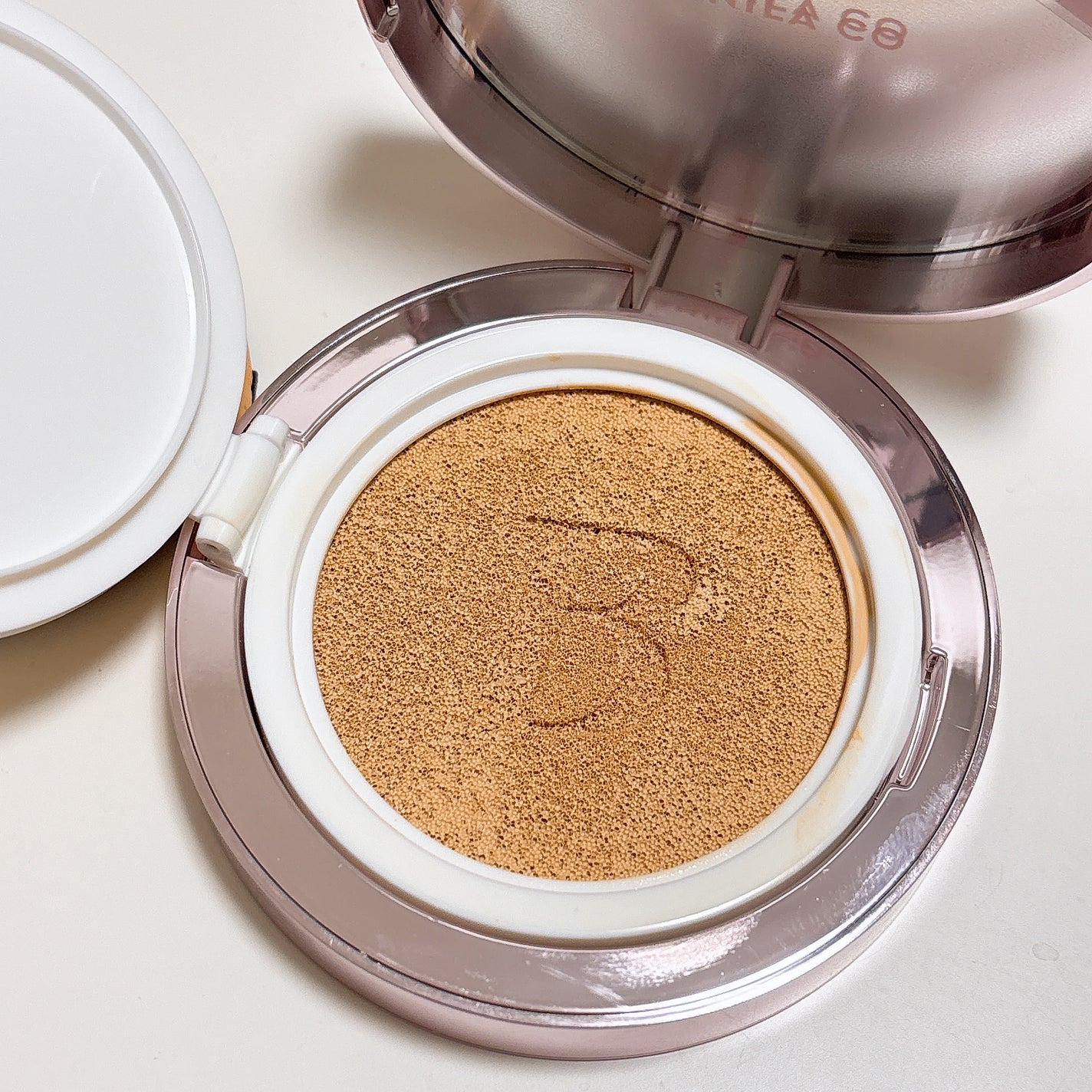 カバーリシャス アルティメット ホワイトクッション/BANILA CO/クッションファンデーションを使ったクチコミ(2枚目)