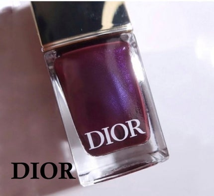 Dior ディオール ヴェルニのクチコミ「DIOR
ヴェルニ 690
ホリデー限定カラーの690プラムパレード
シックなプラムカラー.....」(2枚目)
