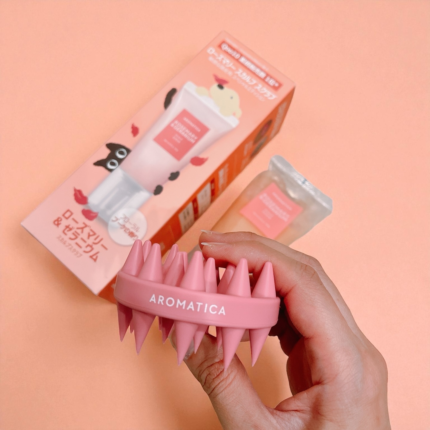 AROMATICA ローズマリー＆ゼラニウムスカルプスクラブのクチコミ「頭皮の角質ケアしてる？🧴✨
今美容家に話題の頭皮ケアスクラブ🌿

AROMATICA（アロマテ.....」（2枚目）