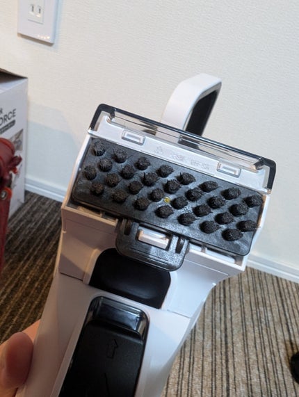 empress on LIPS 「コードレスなのに強力吸引。サッと使えるシミ取りクリーナー。専用..」(3枚目)