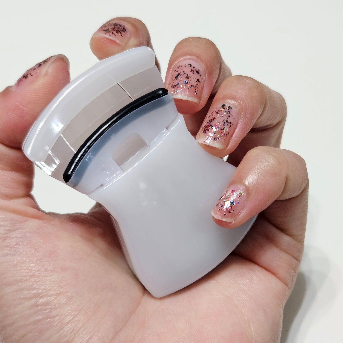 あいちゃん❤︎投稿ある方フォロバ❤︎ on LIPS 「\セブンで買えるコンパクトビューラー/────────────..」(1枚目)