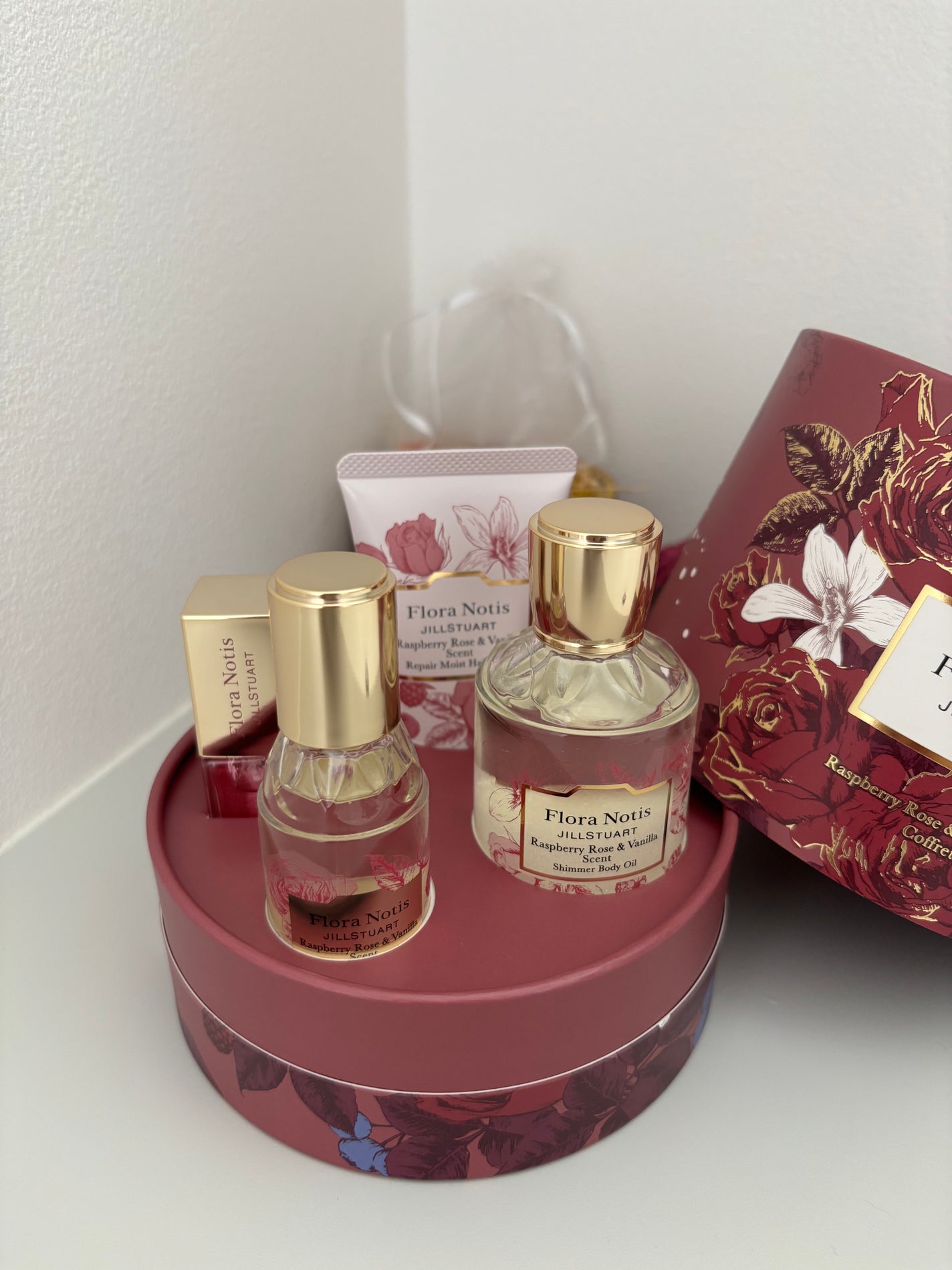 フローラノーティス ジルスチュアート ラズベリーローズ&バニラ コフレ/Flora Notis JILL STUART/その他キットセットを使ったクチコミ(2枚目)