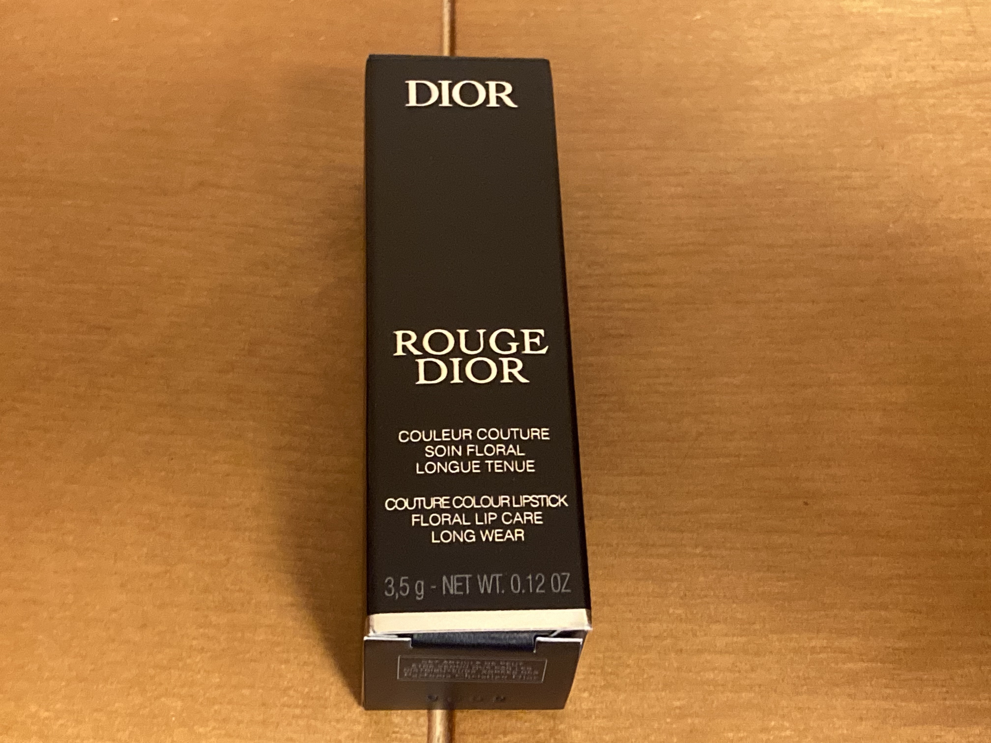 １１月２１日　今日の投稿になります✨

5番目のホリデーコフレもディオールです🫶

Dior
　ルージュ ディオール　
　　　ホリデーコレクション 2025 限定品
　　　　　　010　クリスタル スパークル
　　　　　　　　　　　　　　