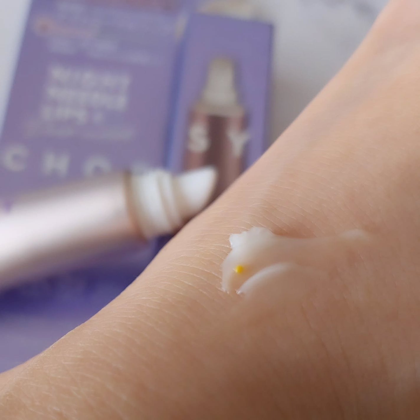 暁子 on LIPS 「ハニーミルクの香りが好き。美容針*¹約7万本*²配合のチクチク..」(2枚目)