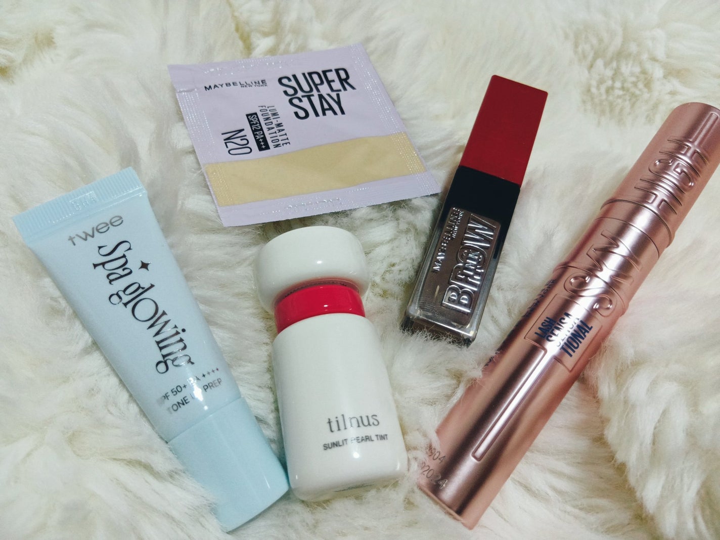 みら on LIPS 「今日購入した雑誌のコスメ付録💄リップの色は写真よりもう少し落ち..」(1枚目)