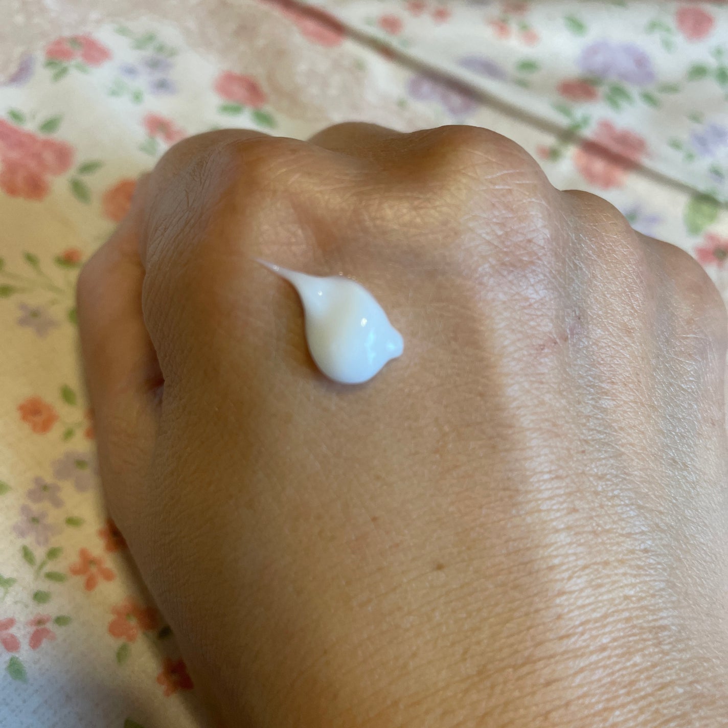 yuki on LIPS 「冬になると暖房で全身が乾燥してしまうのでボディ用のクリームを探..」(3枚目)