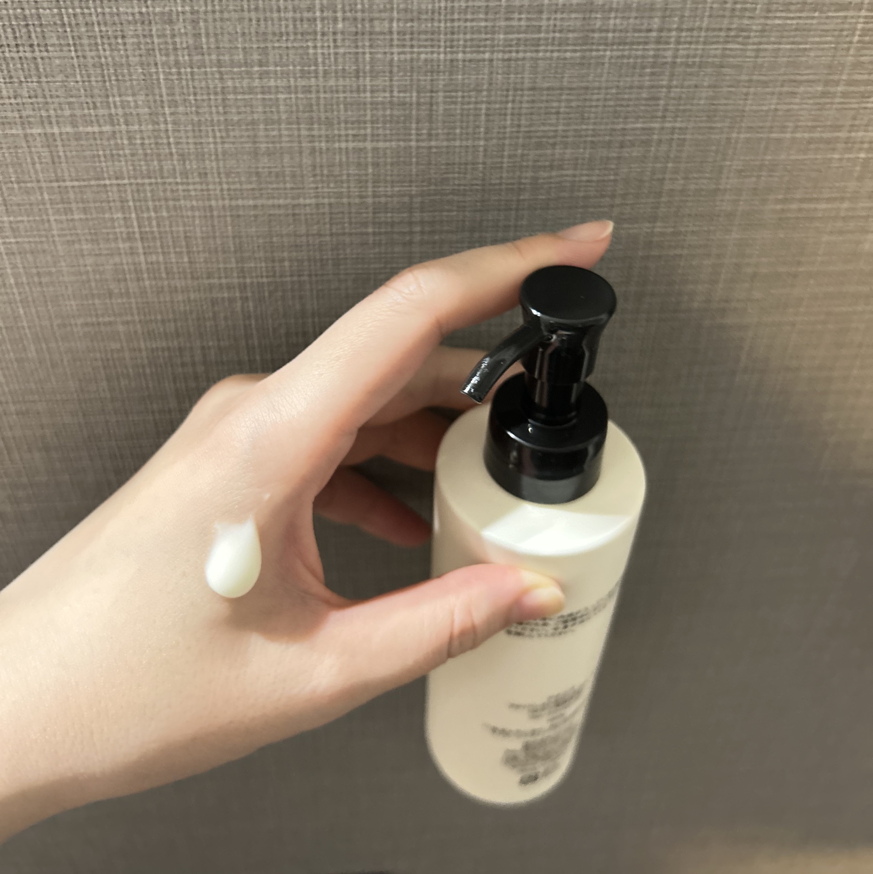 アドバンストボディセラム 〈フローラルフォレスト〉/アテニア/ボディローションを使ったクチコミ（2枚目）