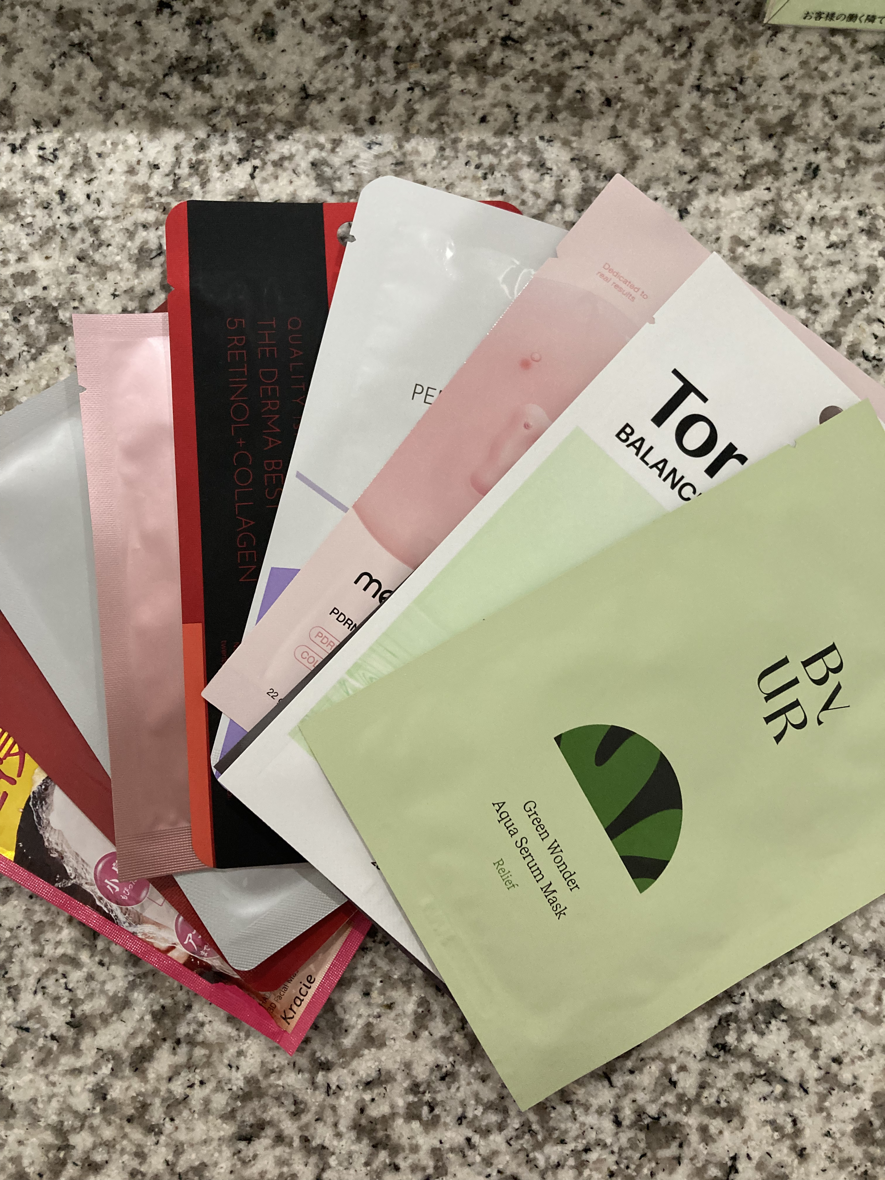 VOCE1月号、フェイスマスク10枚ゲットしたよ♡
フェイスマスク10枚使うの楽しみです！

#スキンケア 
#VOCE
#シートマスク 