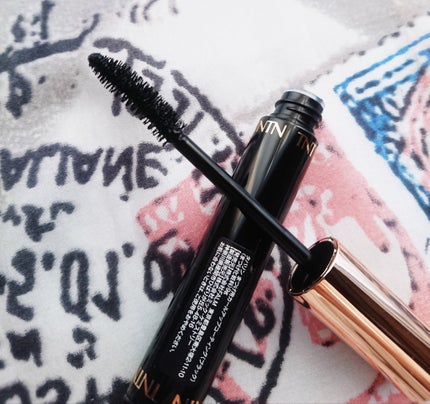 縁 on LIPS 「束感ニキ【商品説明】ピンセットいらずで簡単に束感まつげが叶うブ..」(4枚目)