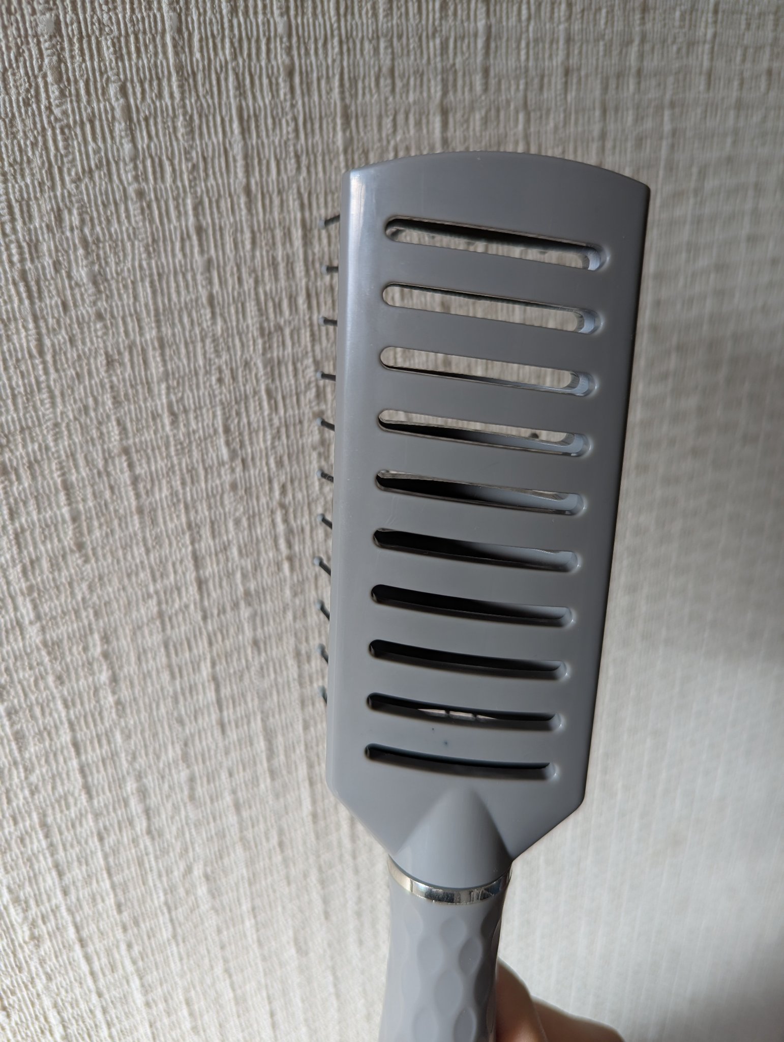 乾きやすいブローブラシ/DAISO/ヘアブラシを使ったクチコミ（2枚目）