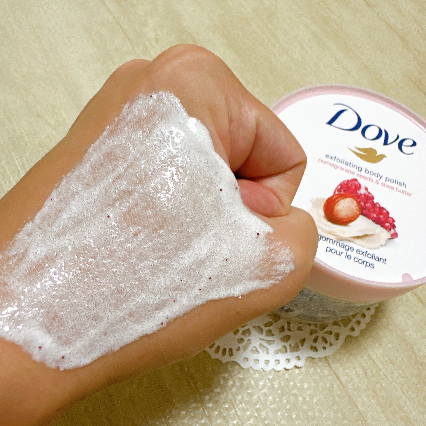 ダヴ ふわとろクリーミースクラブ ザクロ&シアバター/ダヴ/ボディスクラブを使ったクチコミ(5枚目)