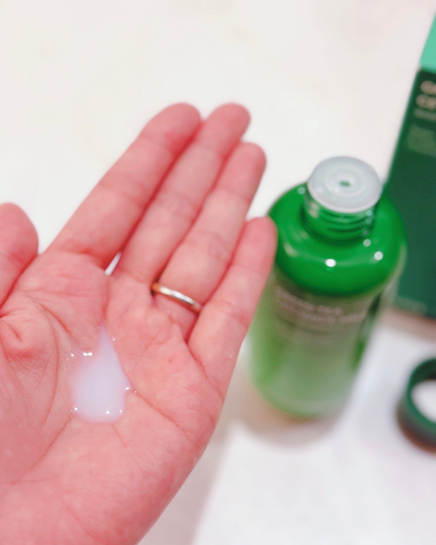 グリーンティー セラミド ミルク エッセンストナー/innisfree/化粧水を使ったクチコミ(4枚目)