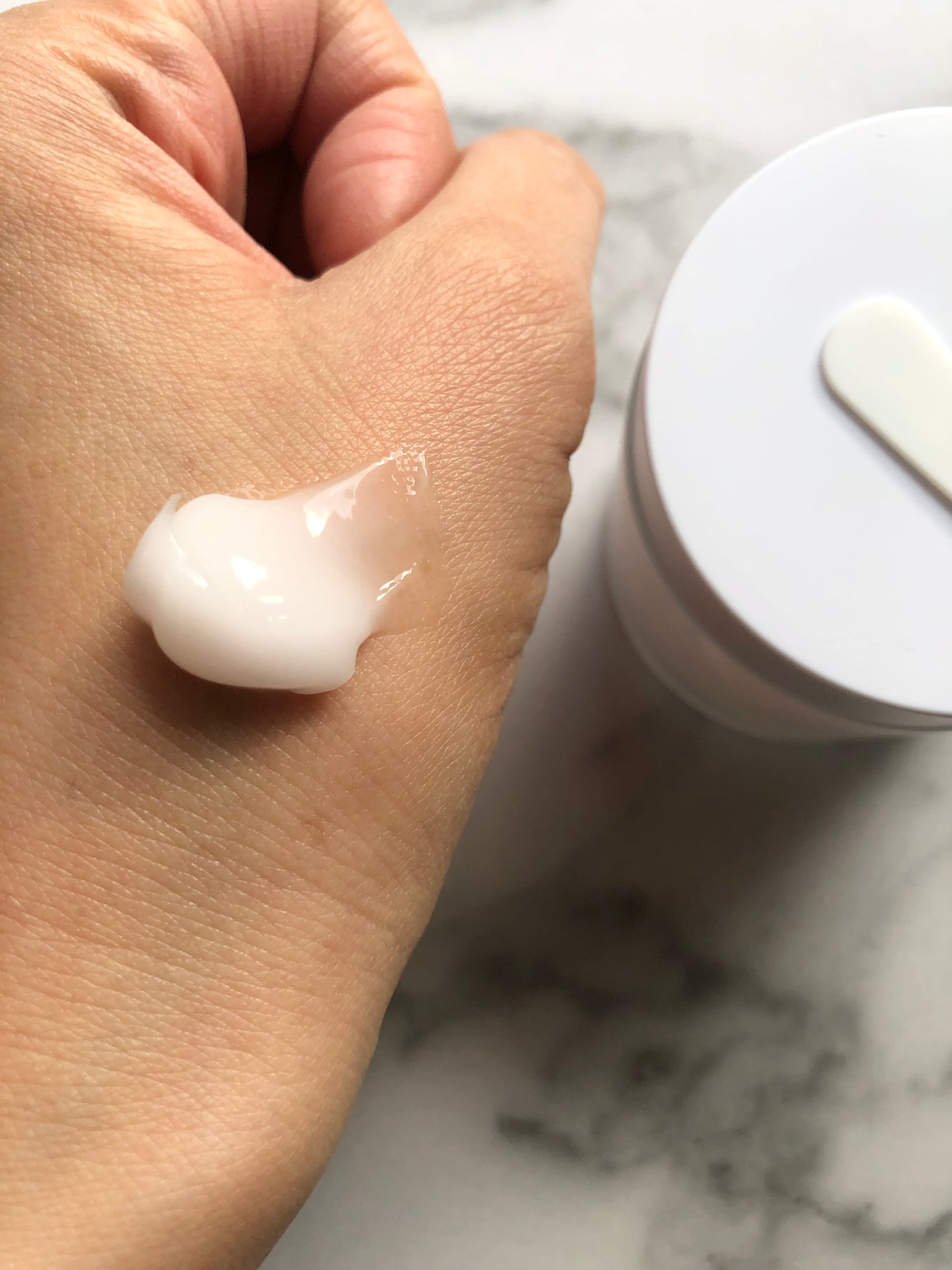 ローズウォーター スリーピングマスク/FEMMUE/フェイスクリームを使ったクチコミ(2枚目)