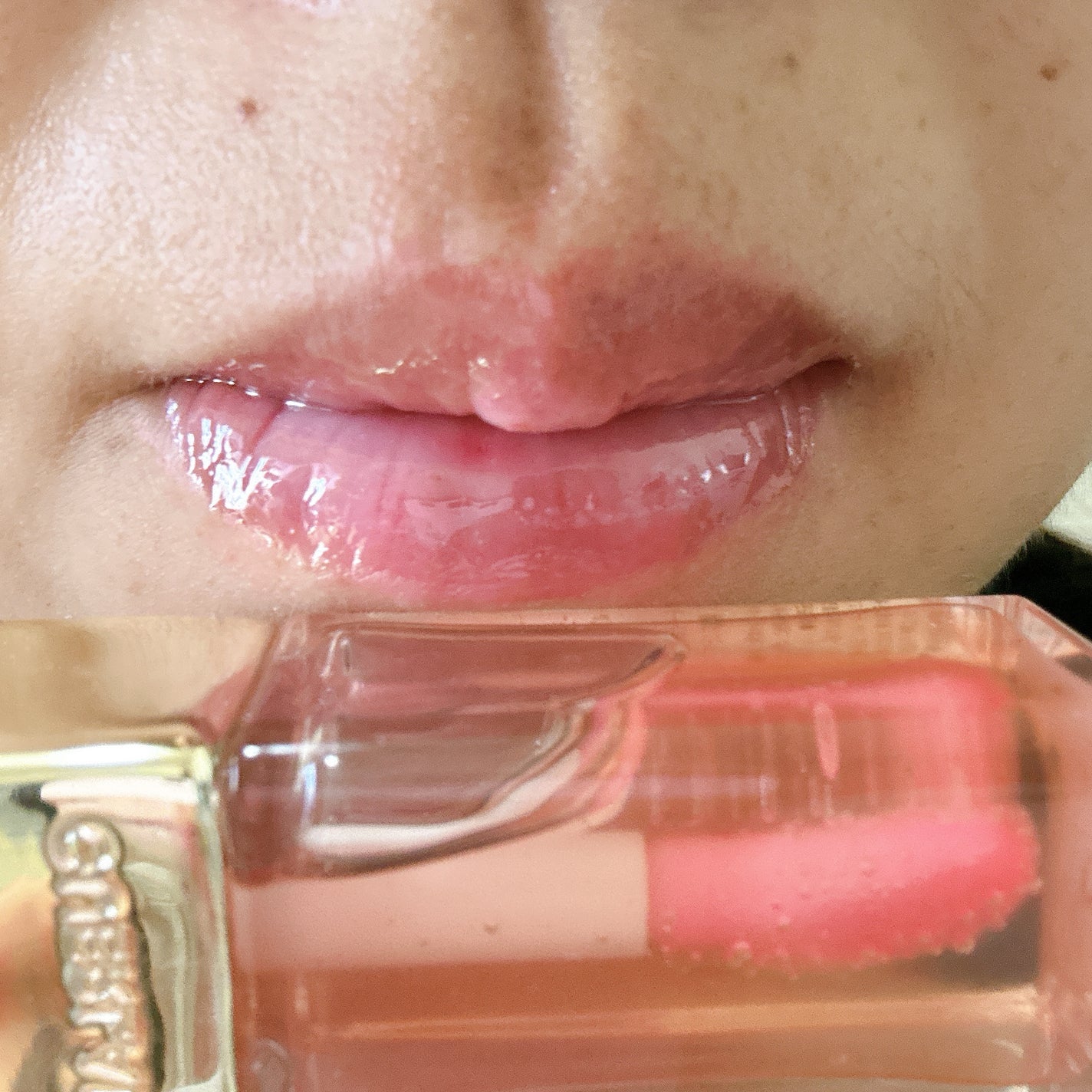 キスキス ビー グロウ オイル/GUERLAIN/リップグロスを使ったクチコミ(4枚目)