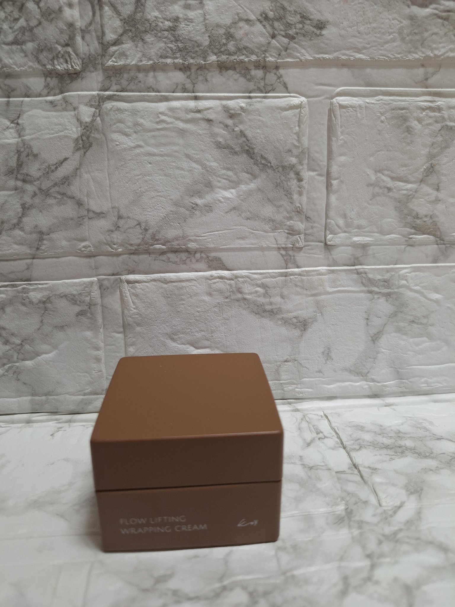 フローリフティングラッピングクリーム/koy/フェイスクリームを使ったクチコミ（1枚目）